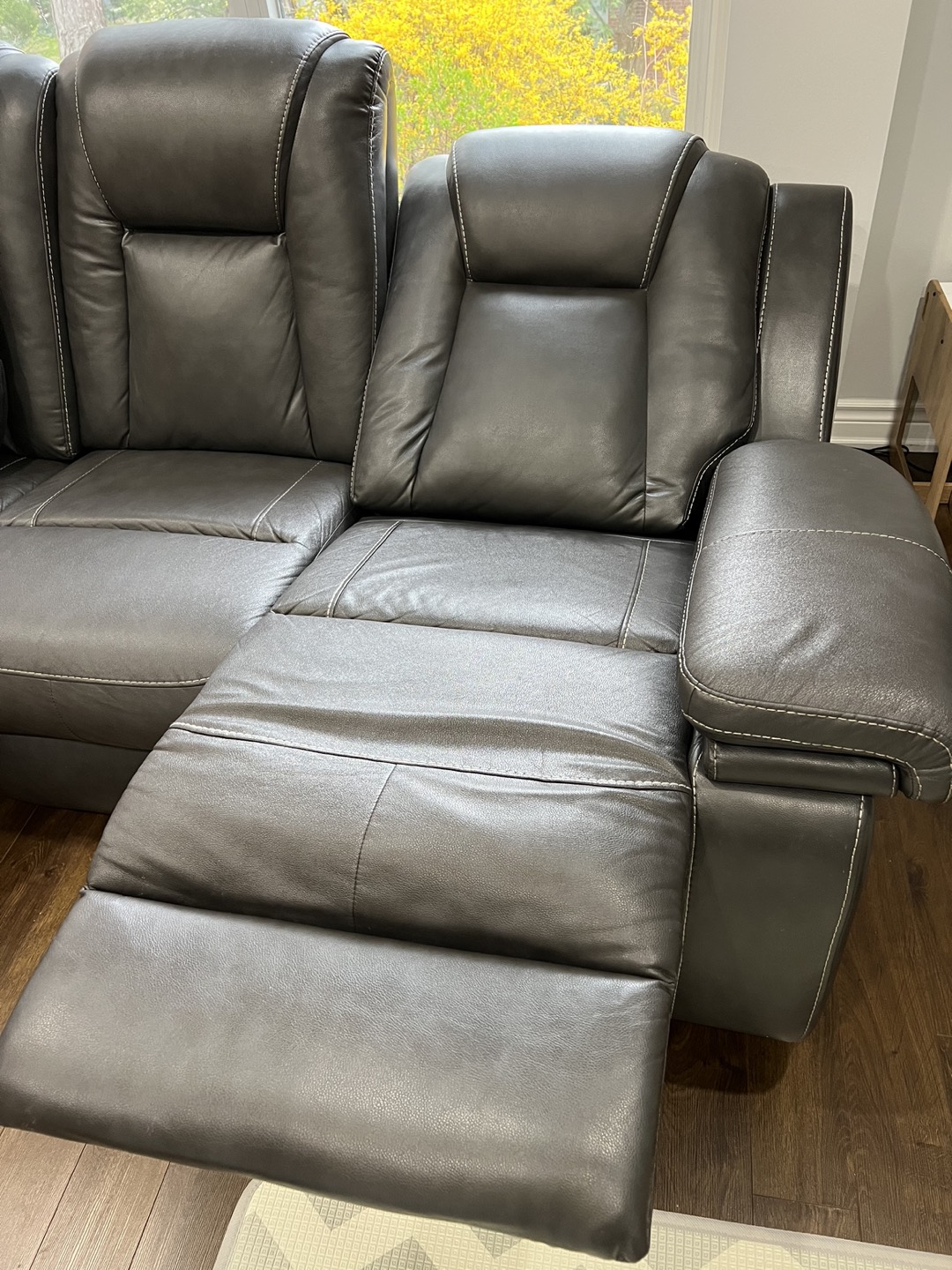 Power Recliner with Adjustable Headrest - photo 4