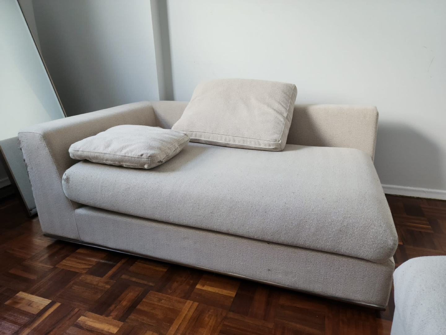 Beige couch - photo 3