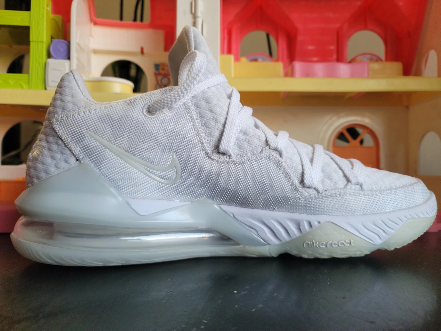 nike lebron 17 low white camo image indicator(5)