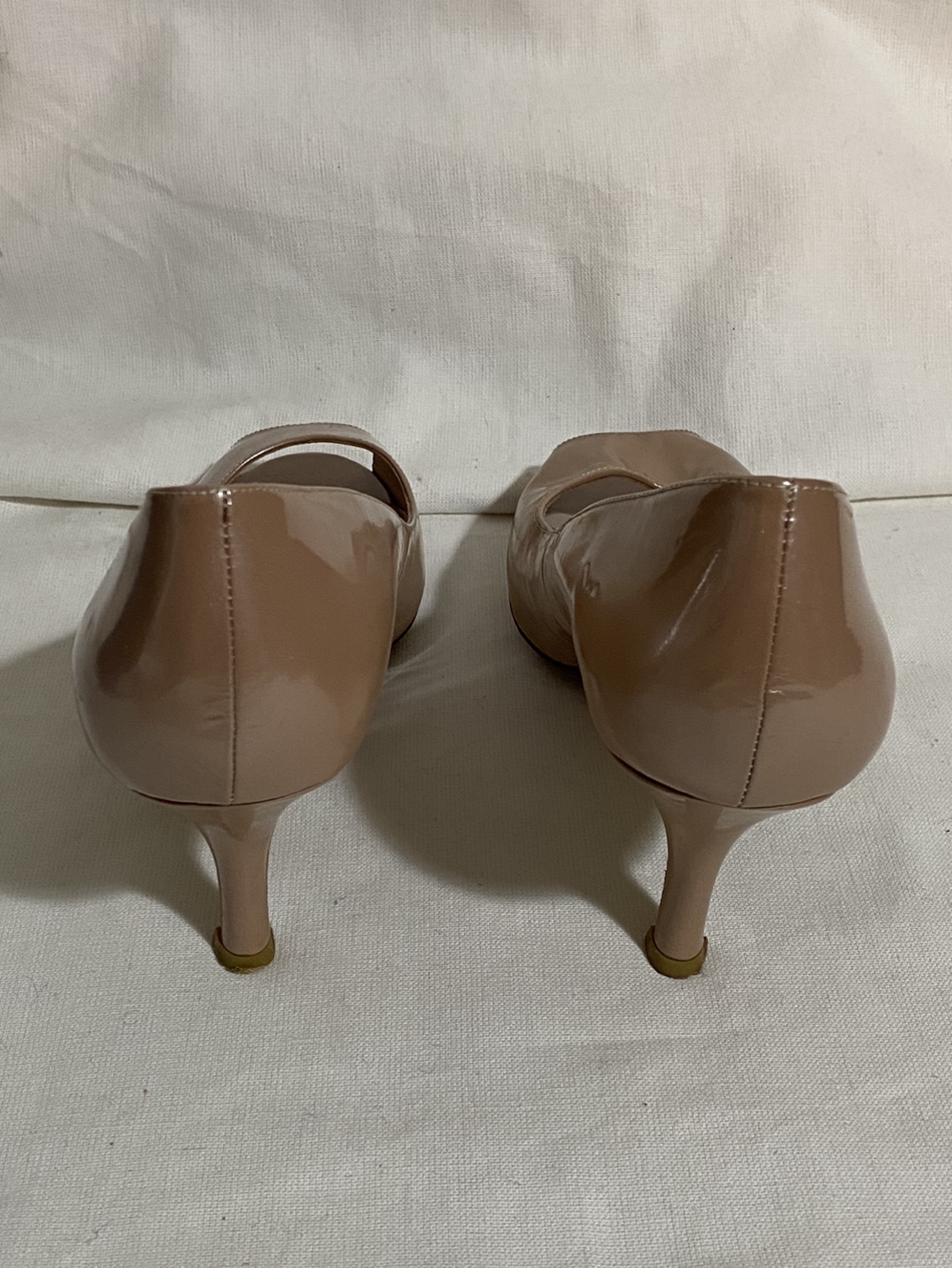 Greenwich Village Neutral Heels Size 9 image indicator(3)