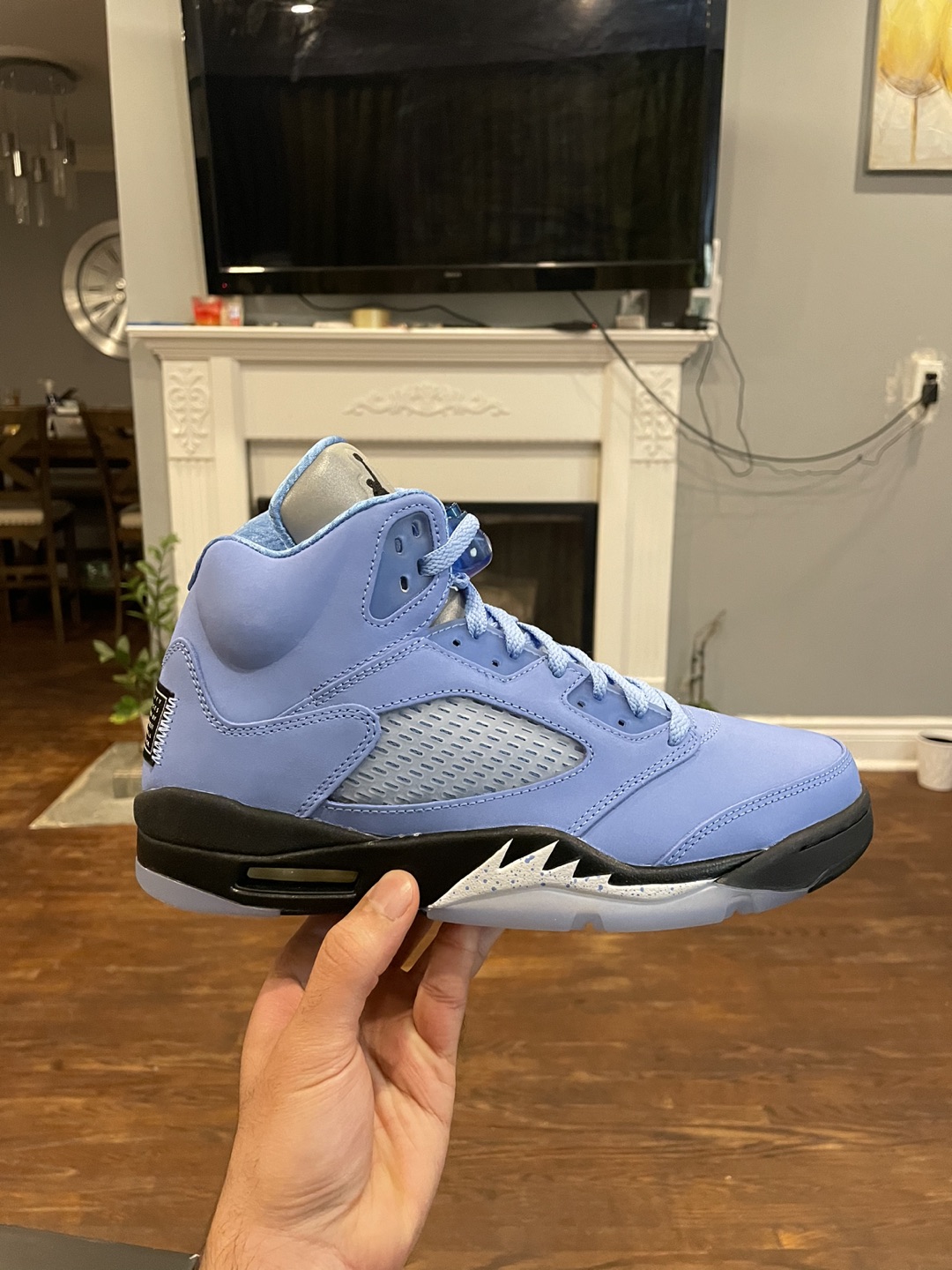Jordan 5 UNC Size 9 New with receipt