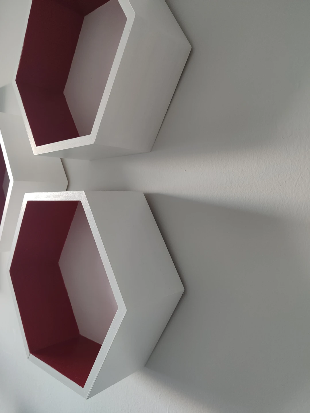 Hexagonal shelving units - photo 3
