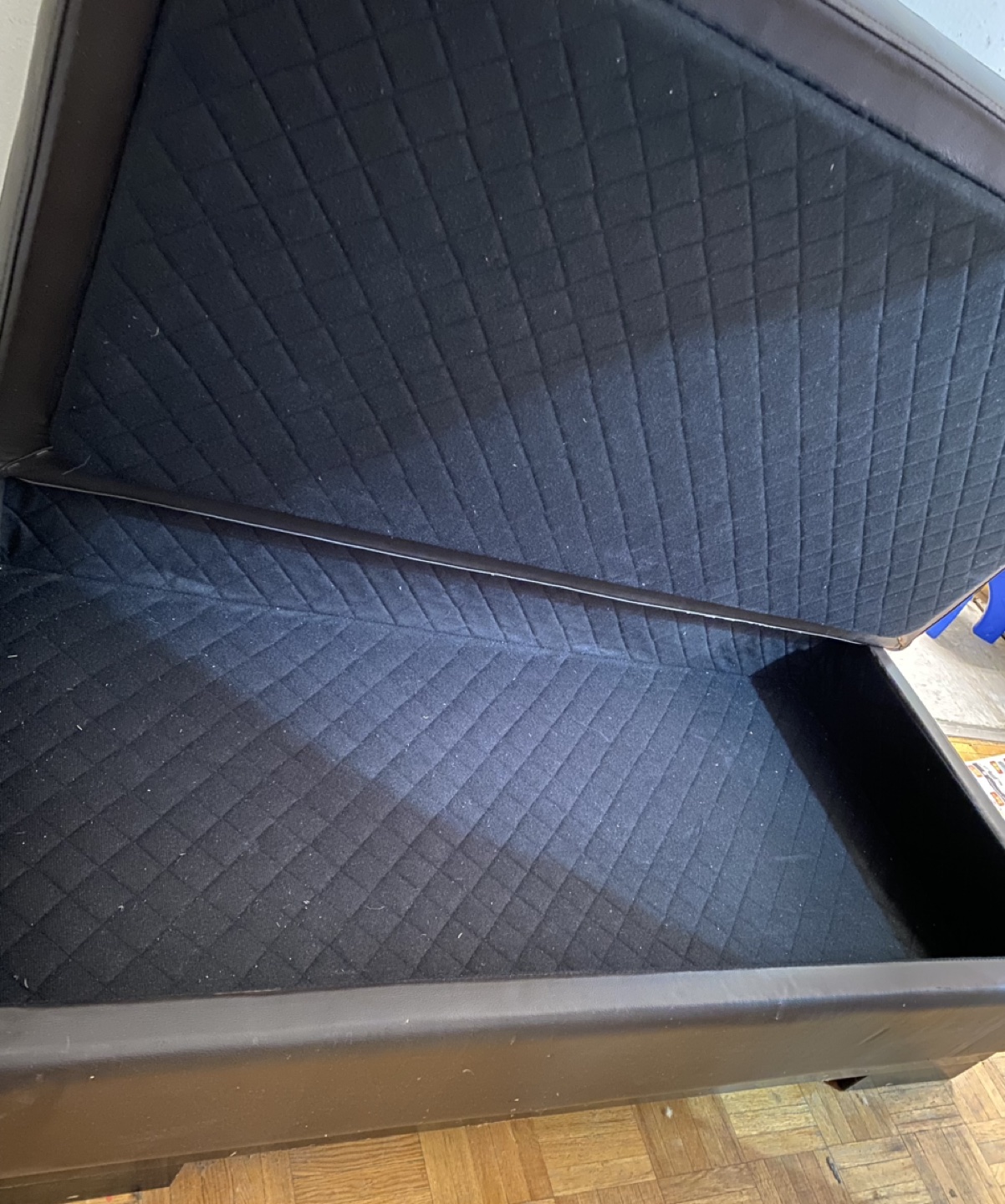 Storage Couch image indicator(3)