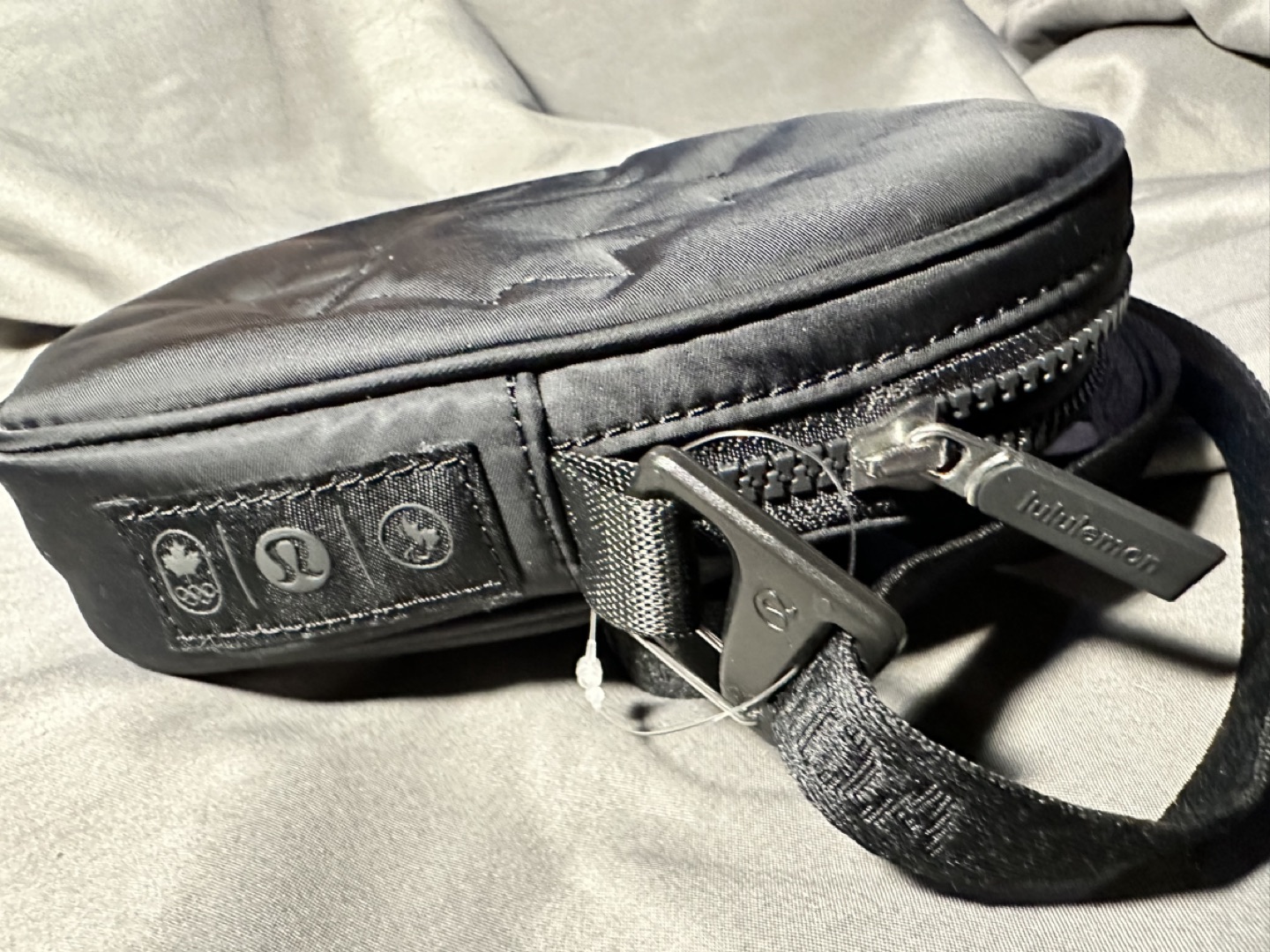 Lululemon Future Legacy Crossbody Bag NEW Team Canada Edition image indicator(2)