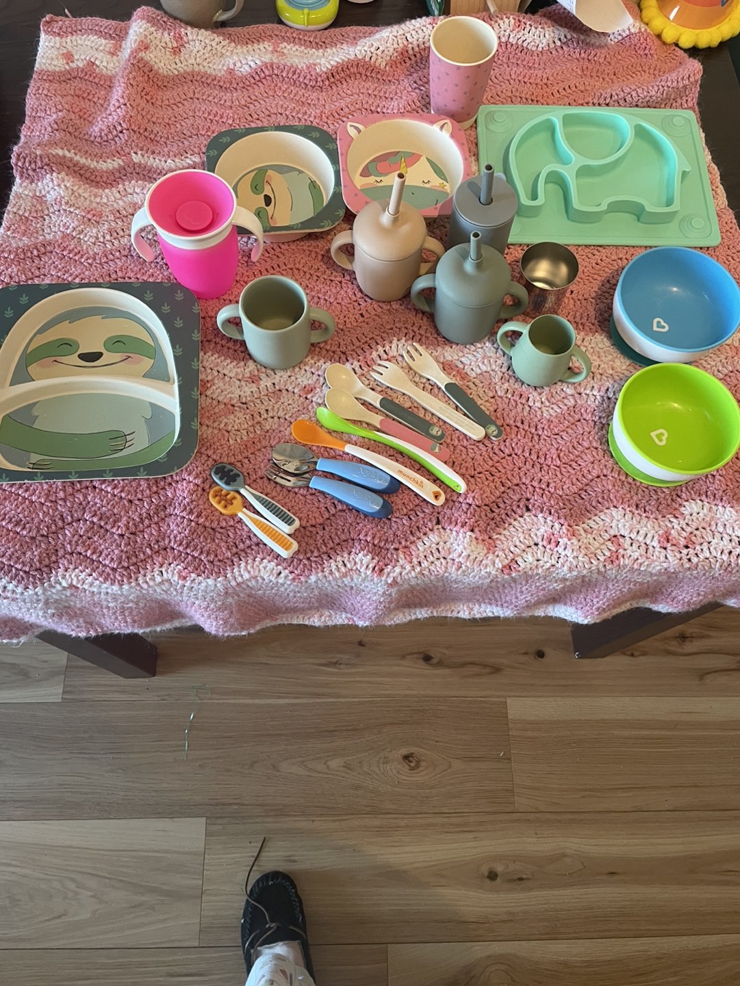 Baby feeding set- huge lot thumbnail
