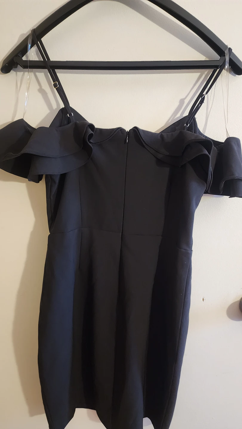 Black of the shoulder contour dress image indicator(2)