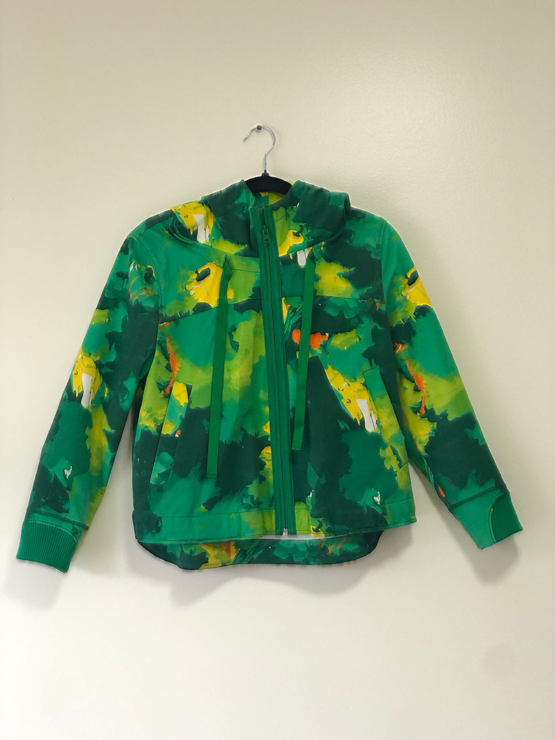 Zukka Pro, water resistant hoodie Jacket, SMALL, Green, yellow.