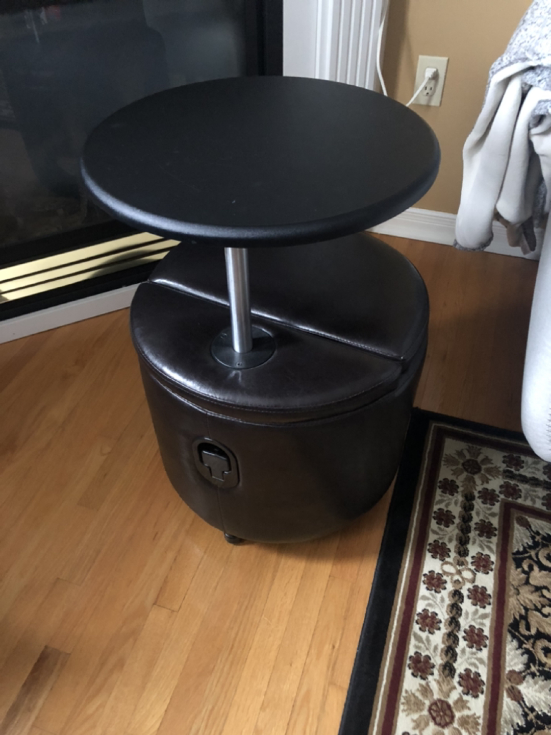 Ottoman with table top image indicator(4)