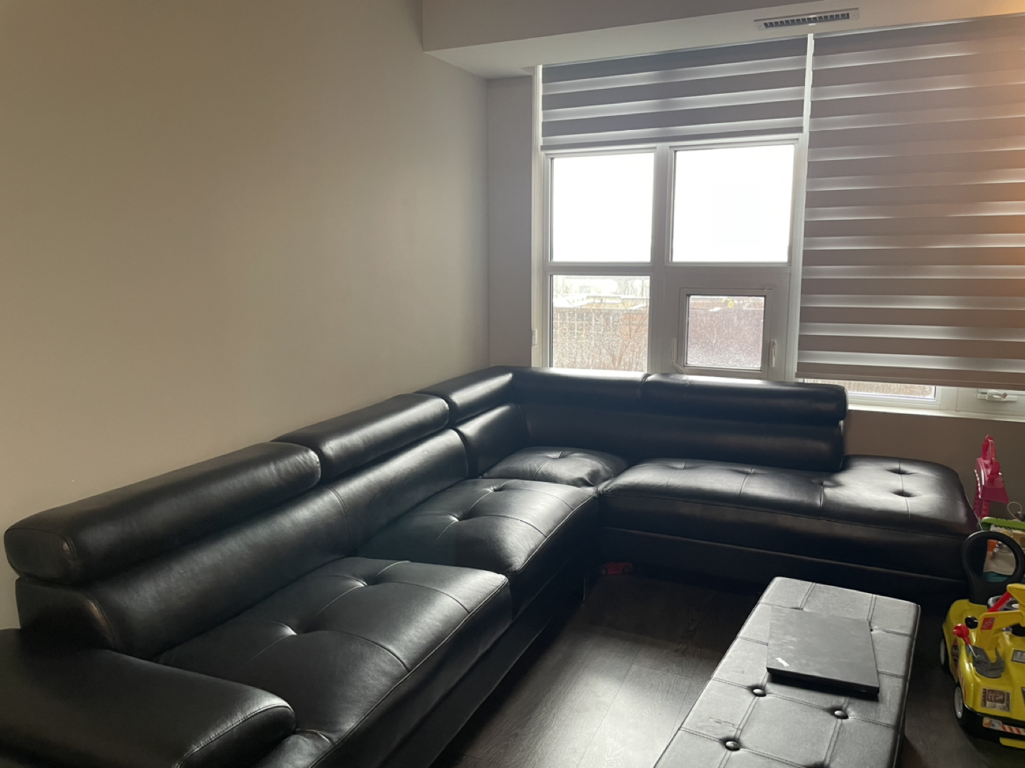 Black Sectional couch - photo 4