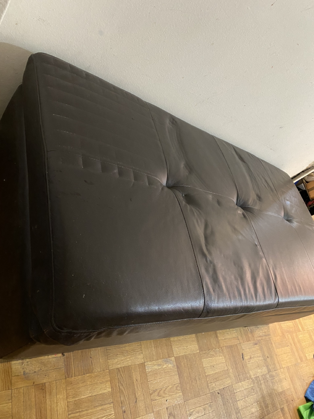 Storage Couch image indicator(2)