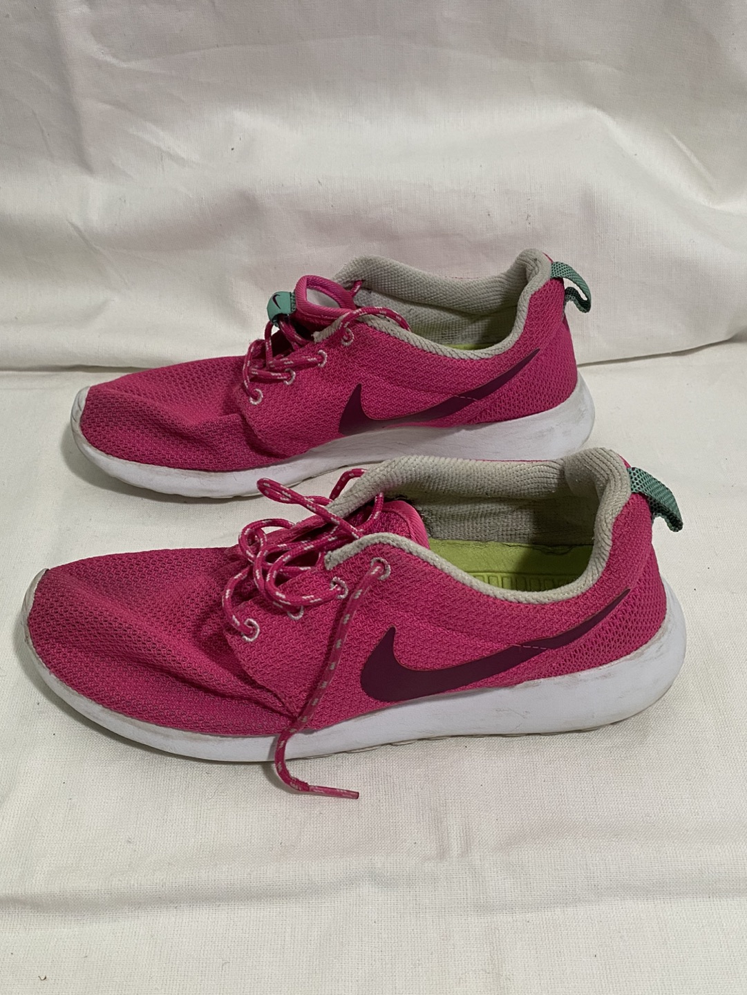 Nike Pink Net Sneakers Runners Size 9 image indicator(2)