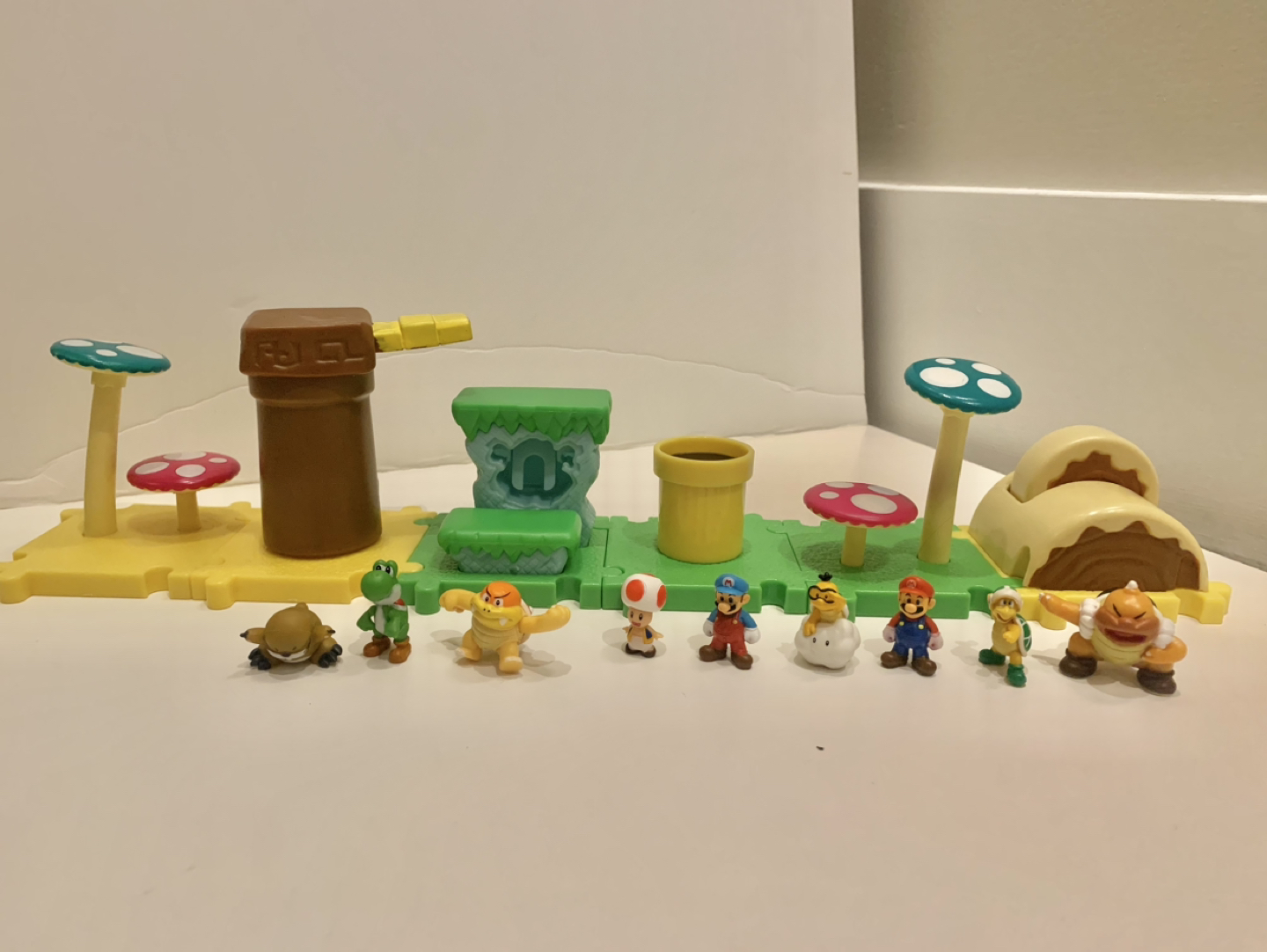 Super Mario World of Nintendo toys thumbnail