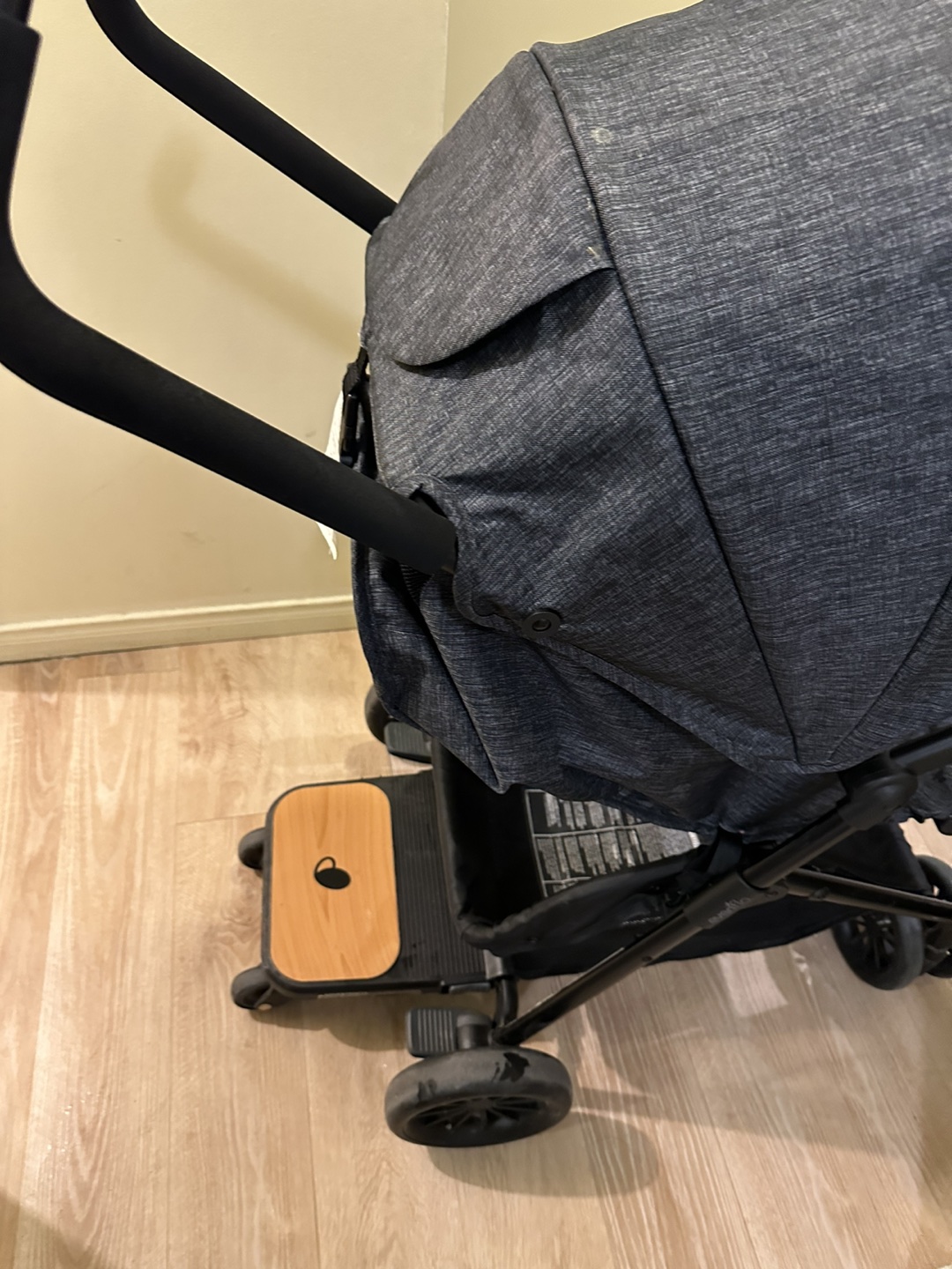 EvenFlo stroller with ride along board image indicator(7)