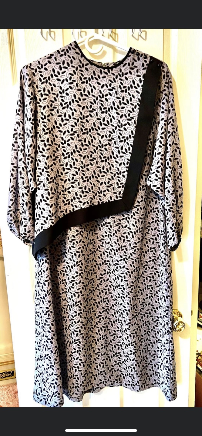 Women’s size 18 dress thumbnail