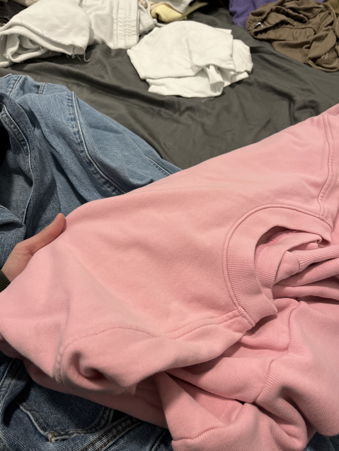 Everlane hoodie image indicator(3)