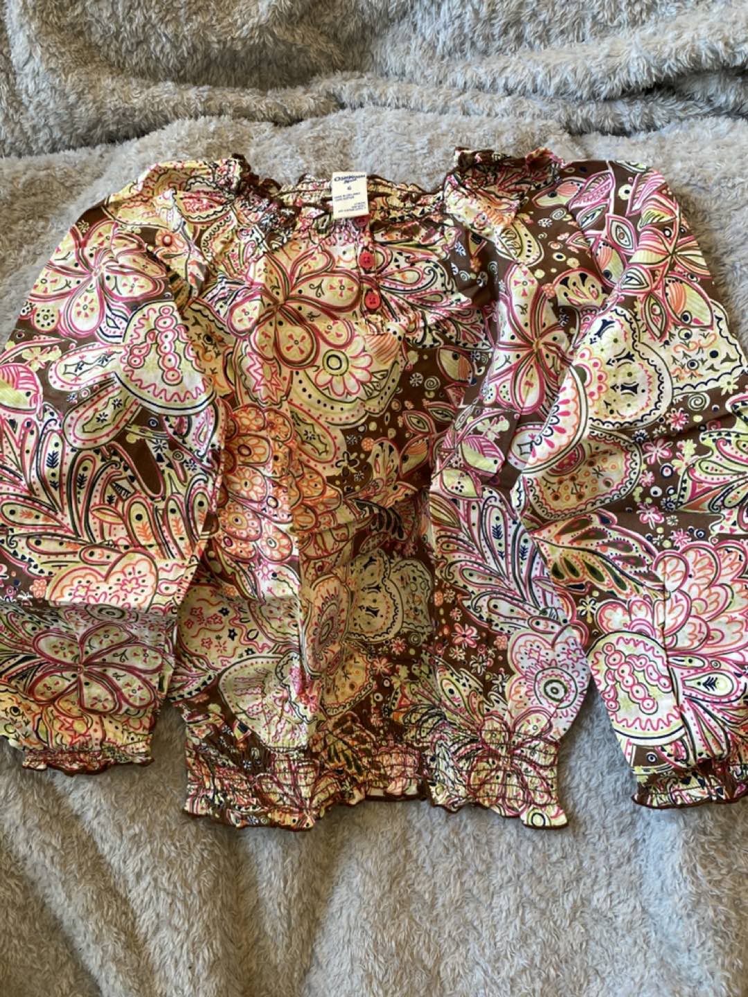 Adorable Oshkosh girls shirt - size 6