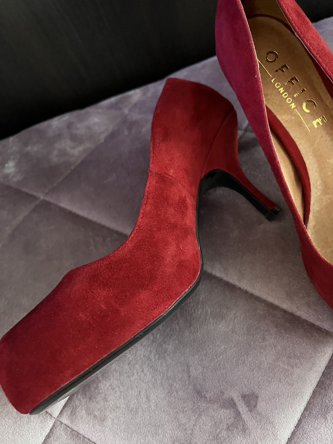 Red suede heels, size 8.5 new image indicator(6)