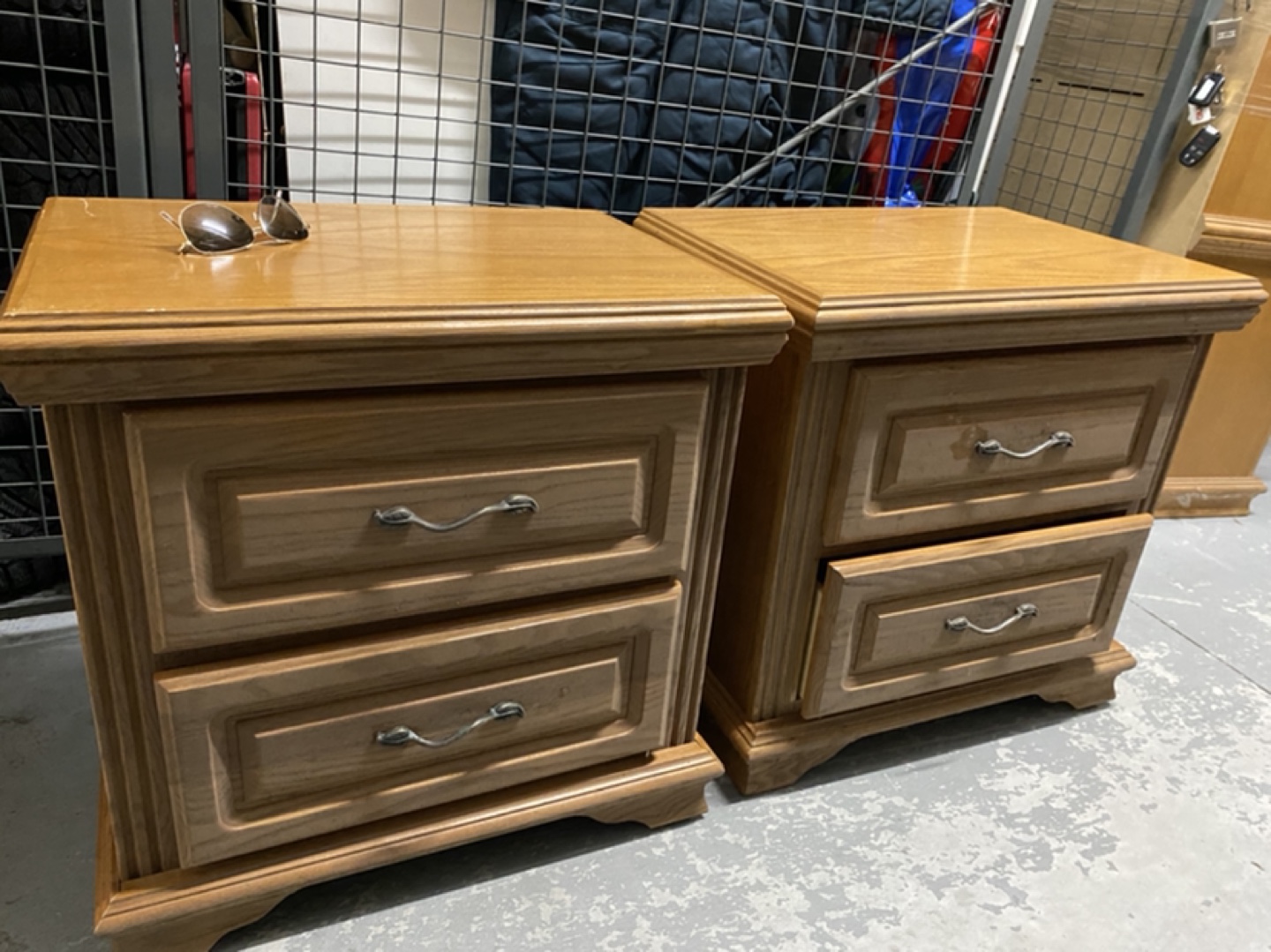 Oak wood Queen size sled bedroom set image indicator(2)