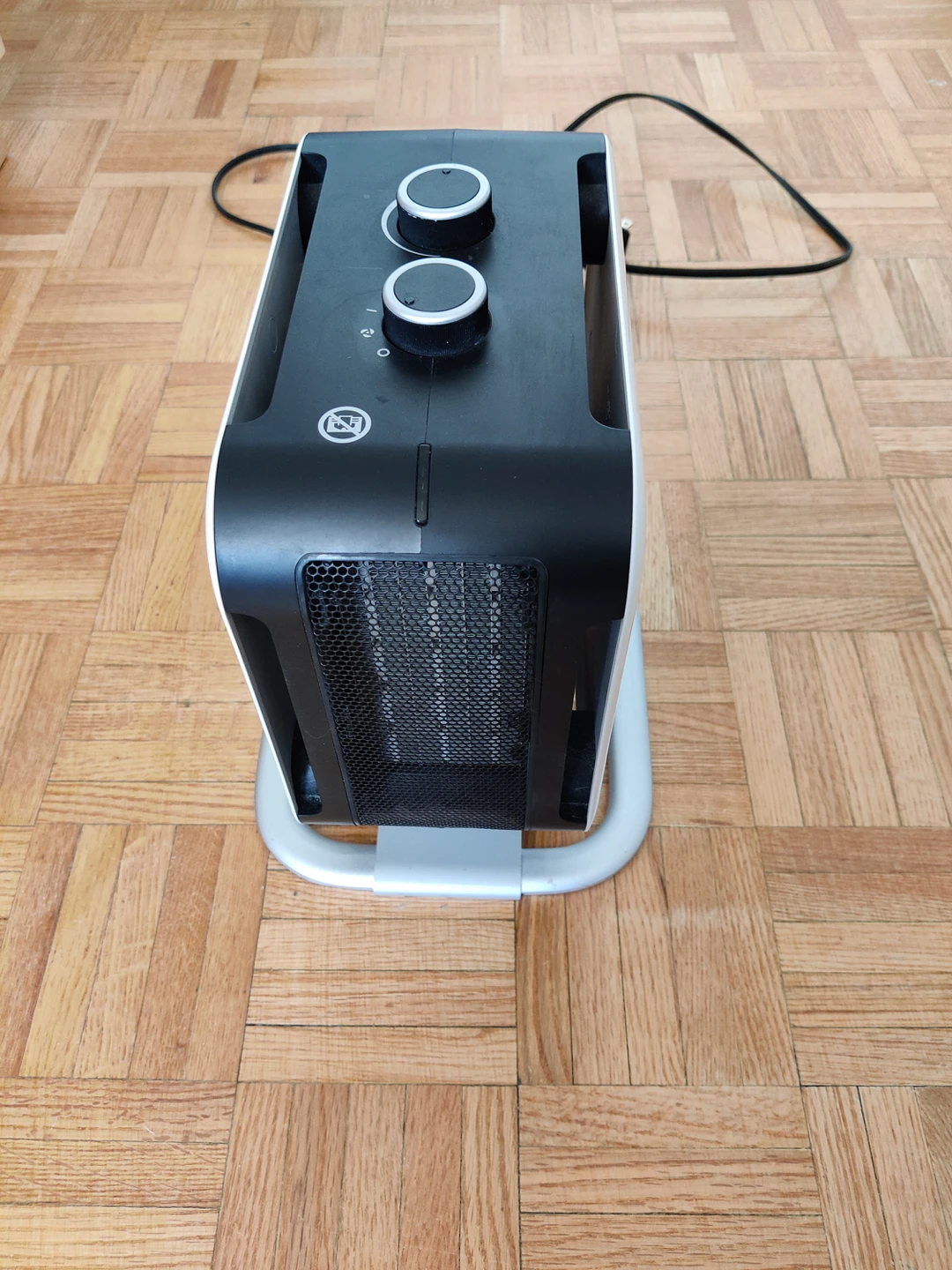 Mill Compact PTC Ceramic Fan Heater with Aluminum Foot - photo 3