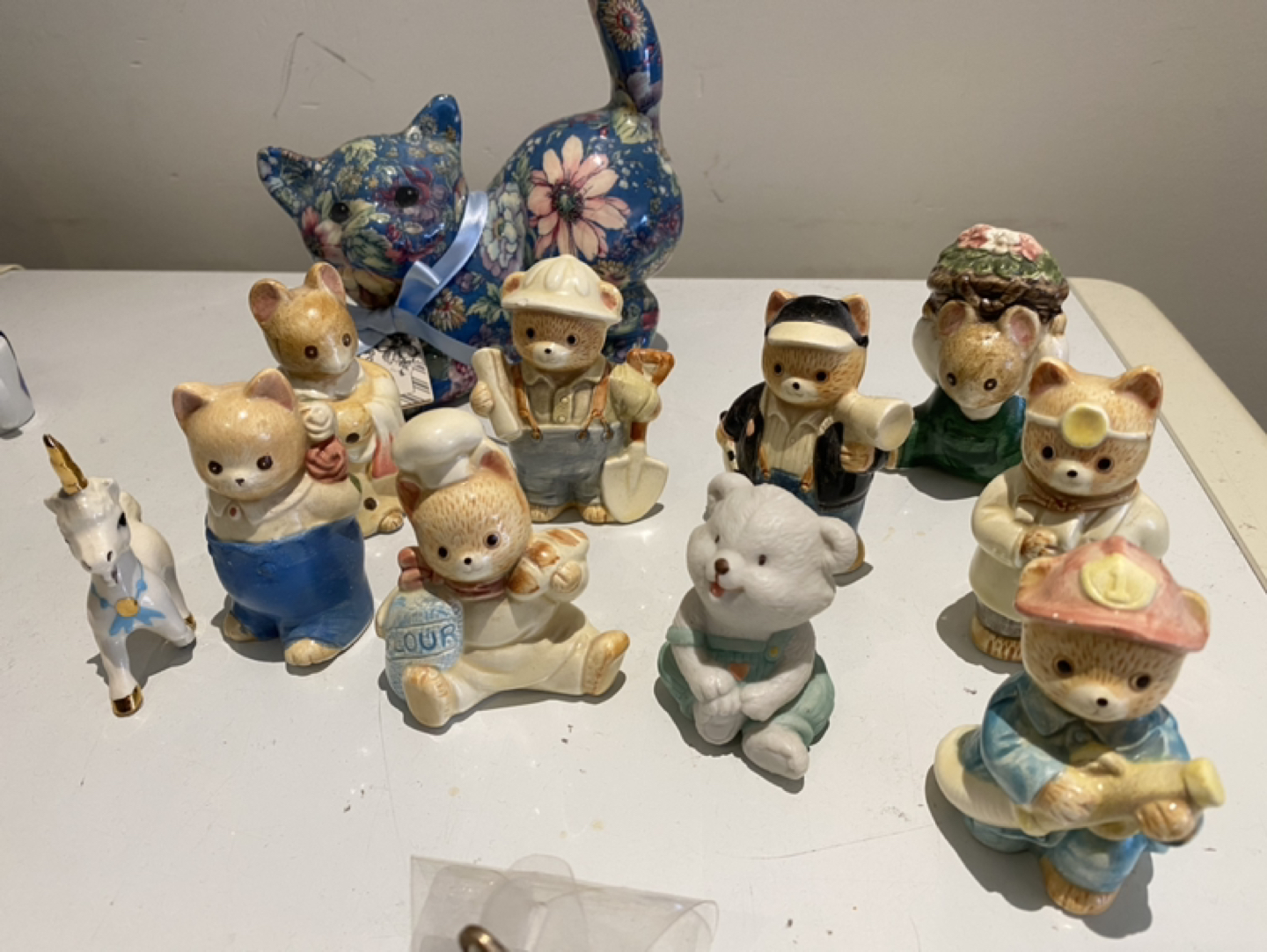 FREE figurines thumbnail