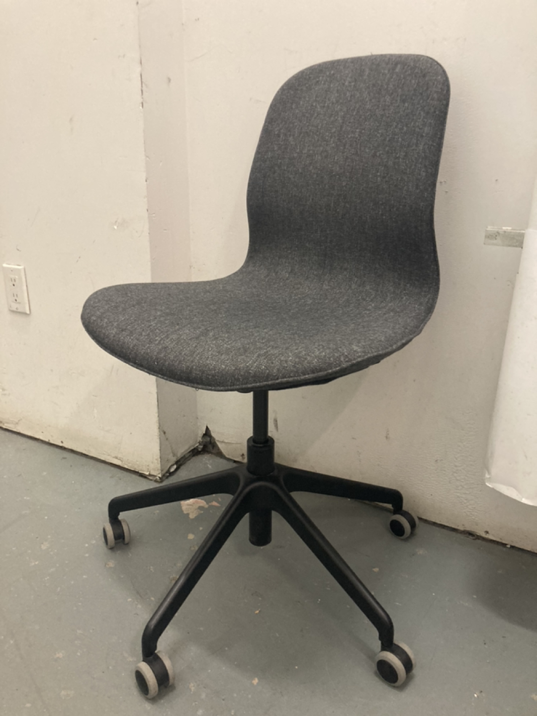 desk chair in good condition - photo 2