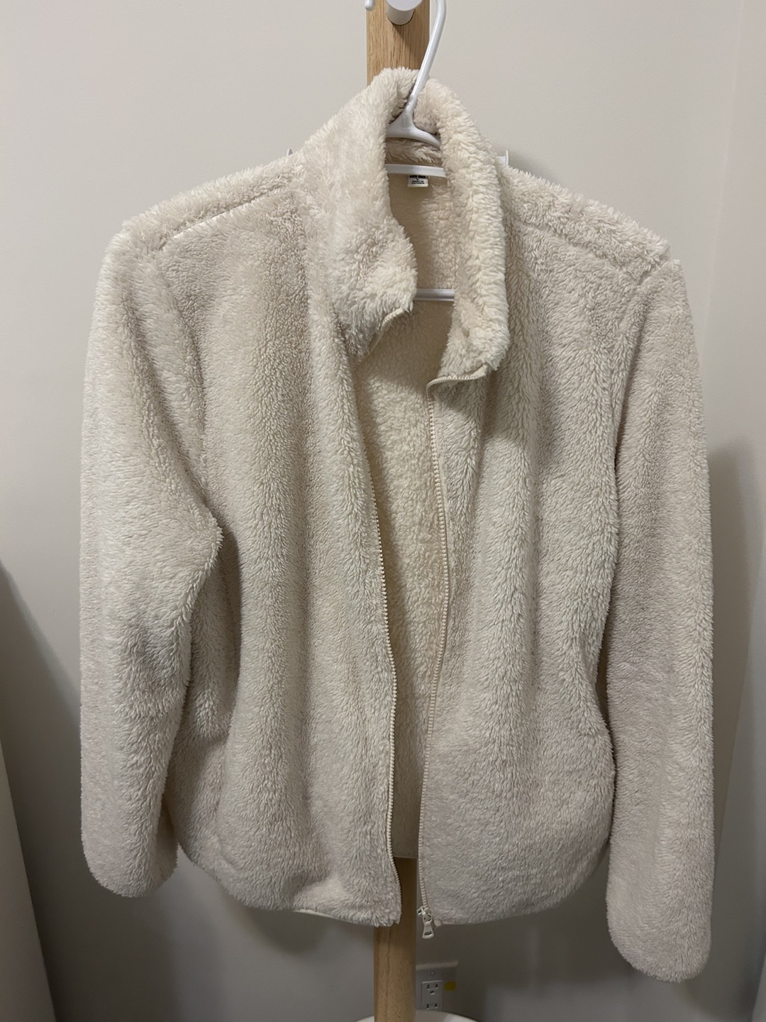 Uniqlo fleece jacket thumbnail