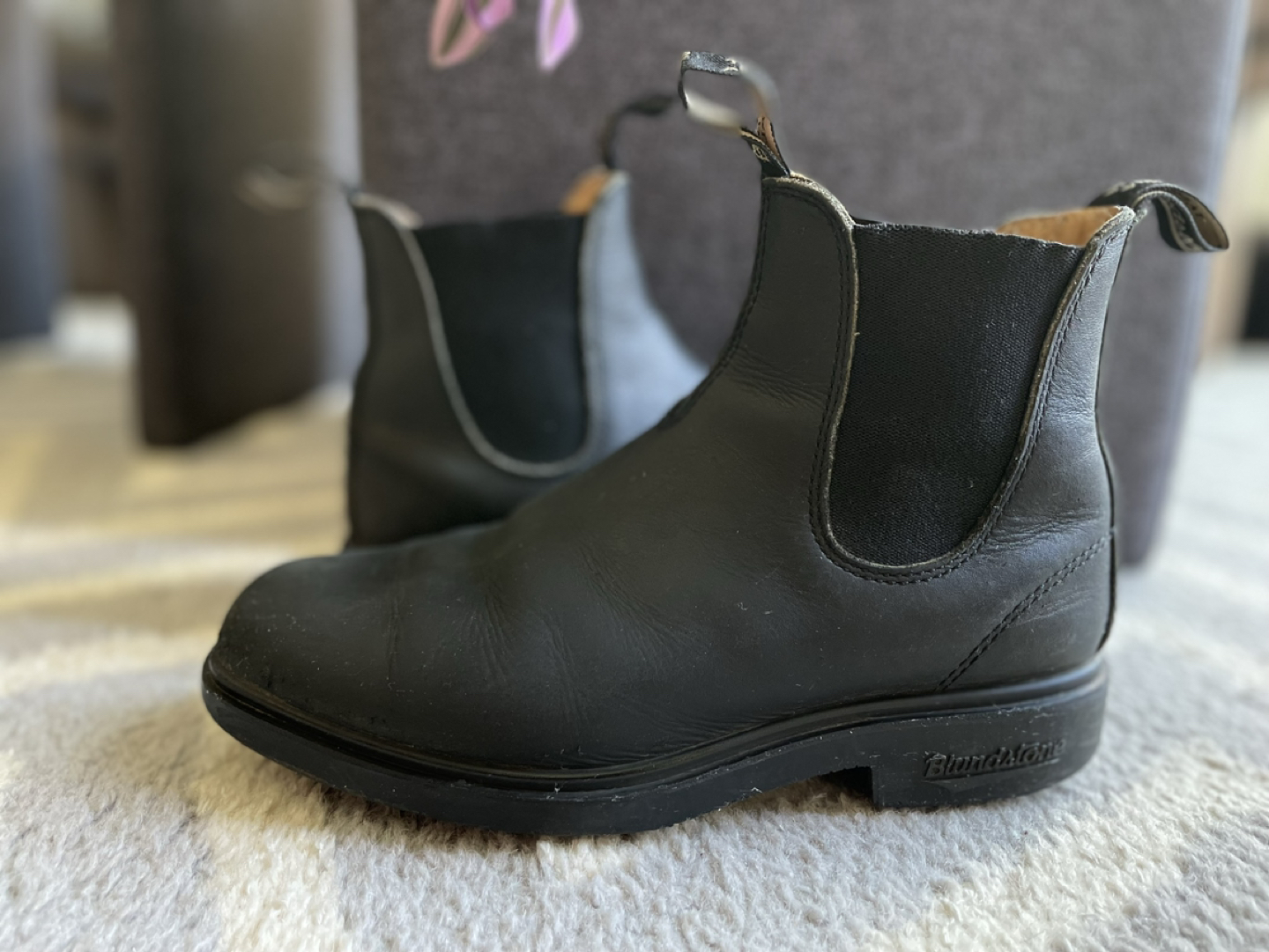 Black Blundstones Size 5 make me an offer! - photo 2