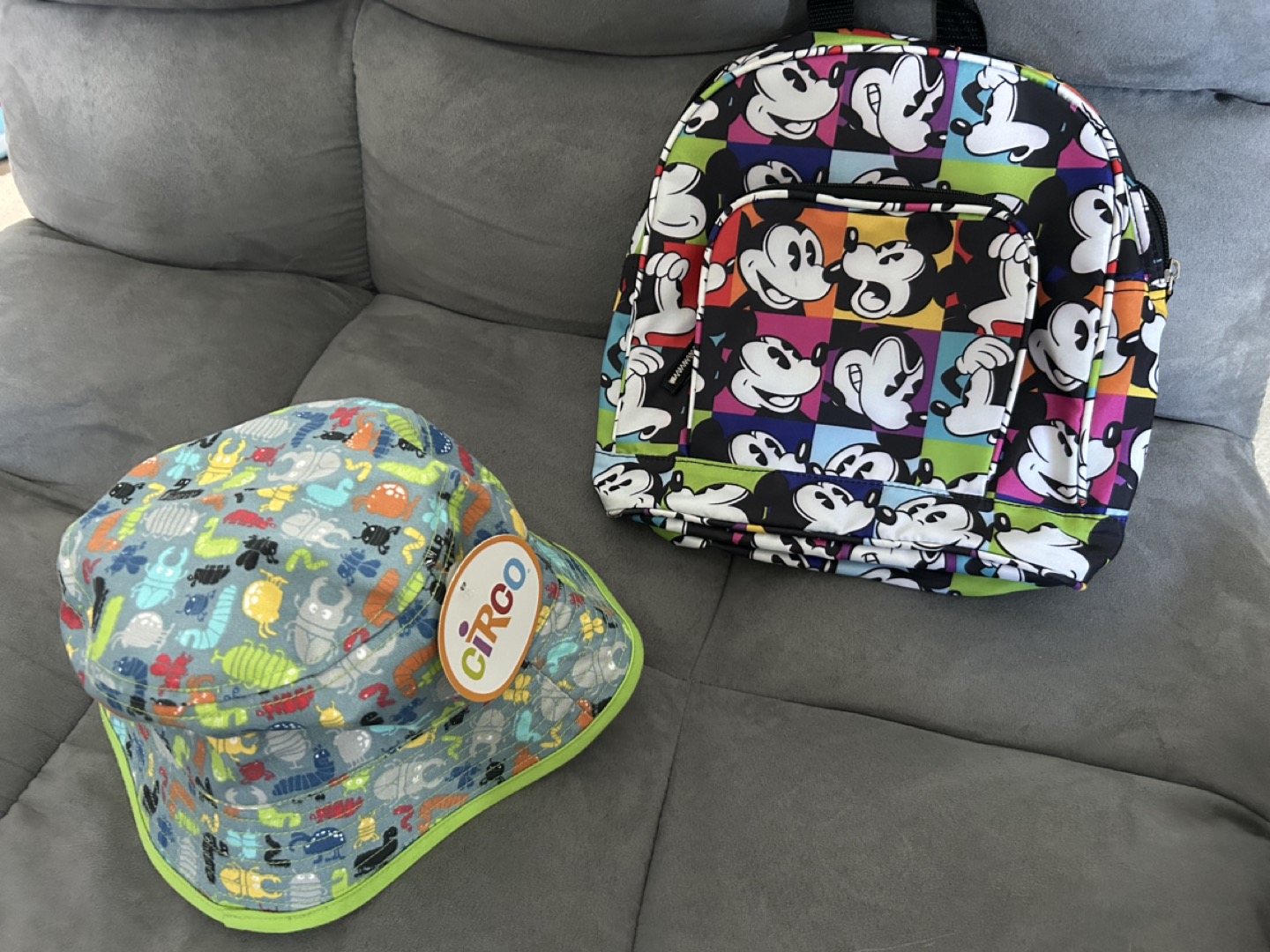 Kids mickey mouse back pack snd sun hat thumbnail