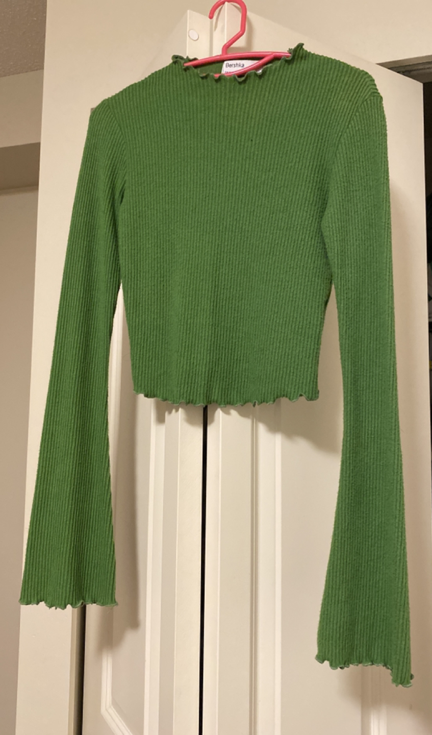 figure hugging long sleeved top BERSHKA