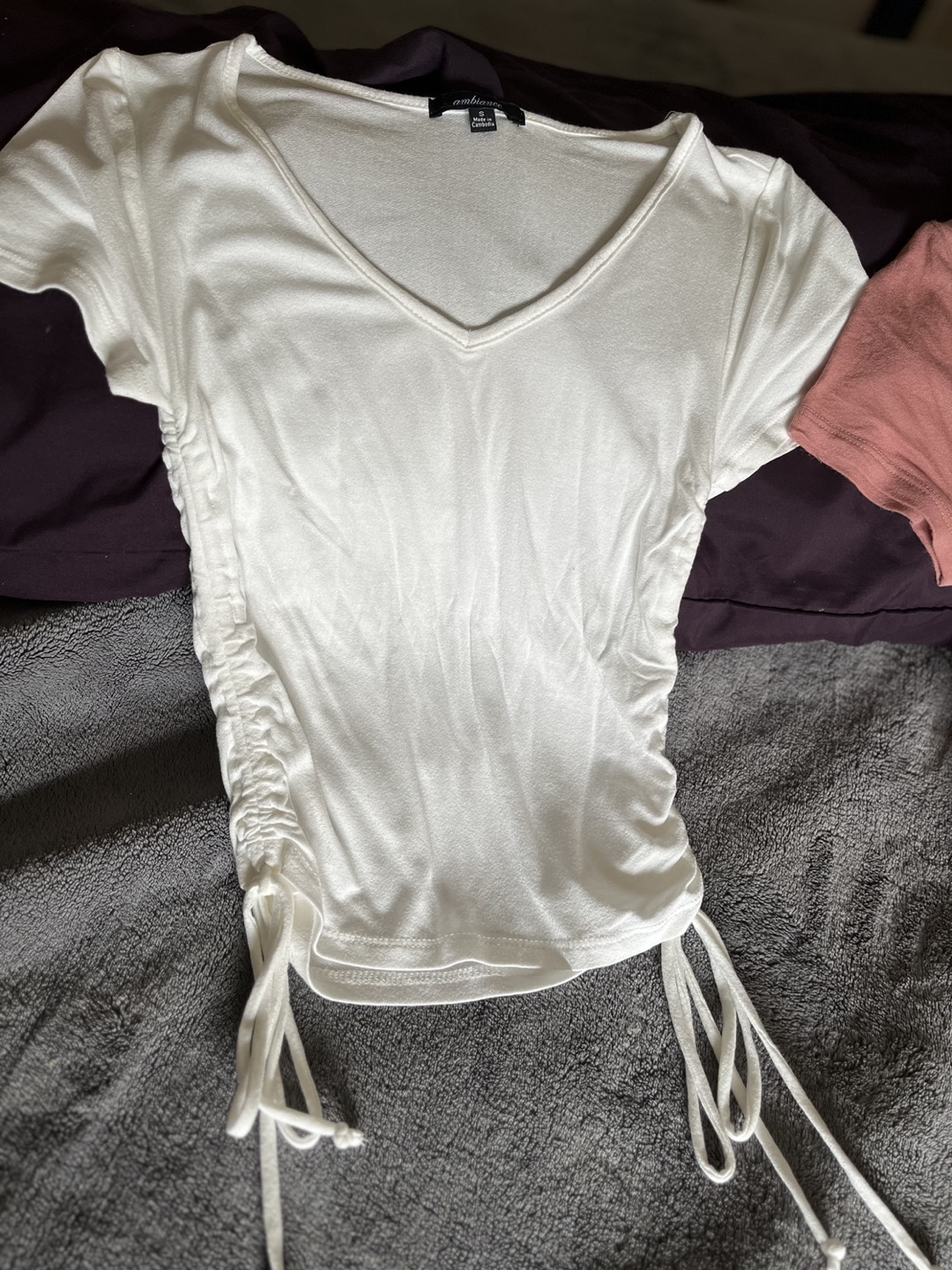 White women’s top w/ FREE pink top image indicator(2)