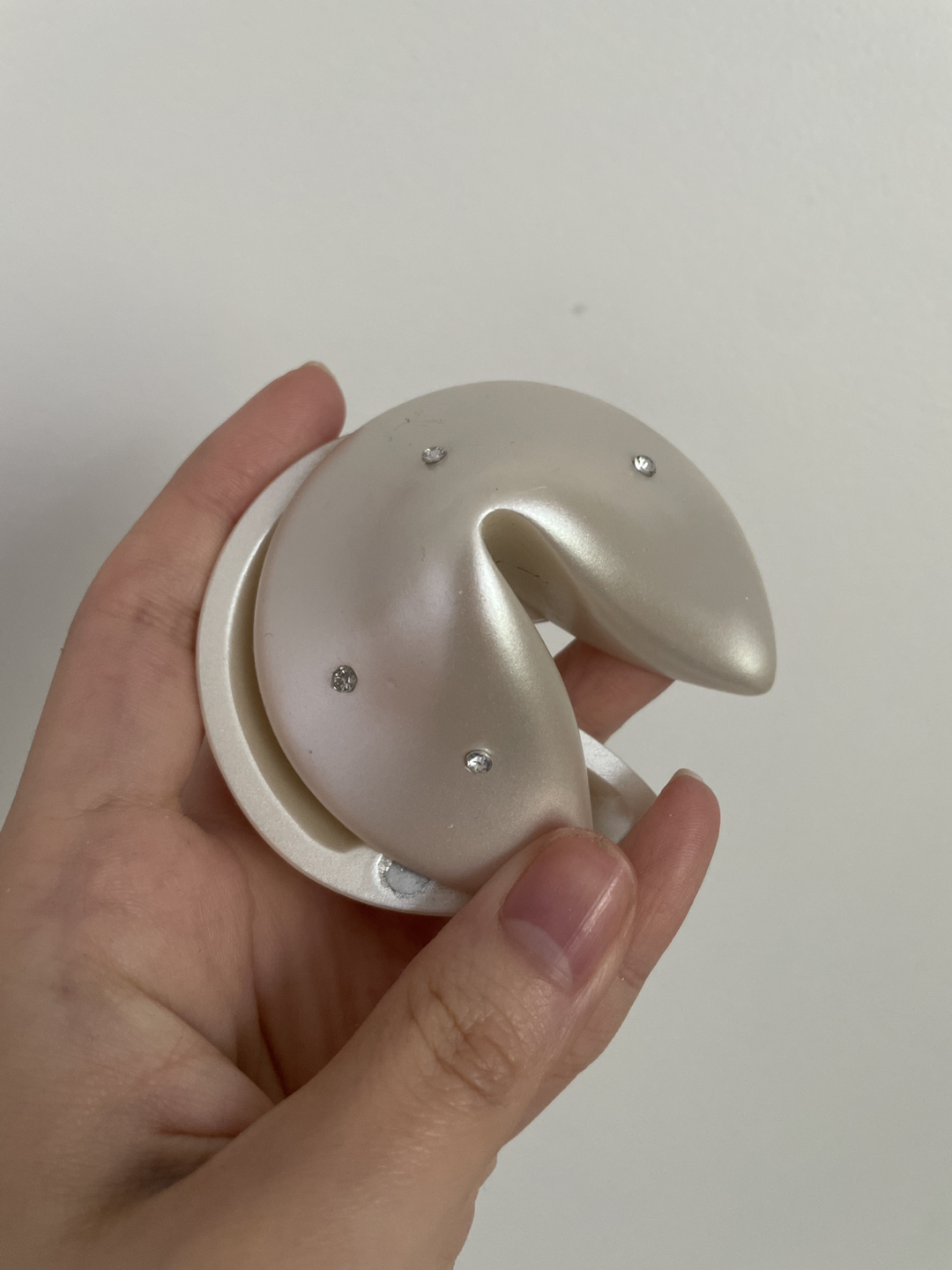 Magnetic Fortune Cookie #freecycle thumbnail