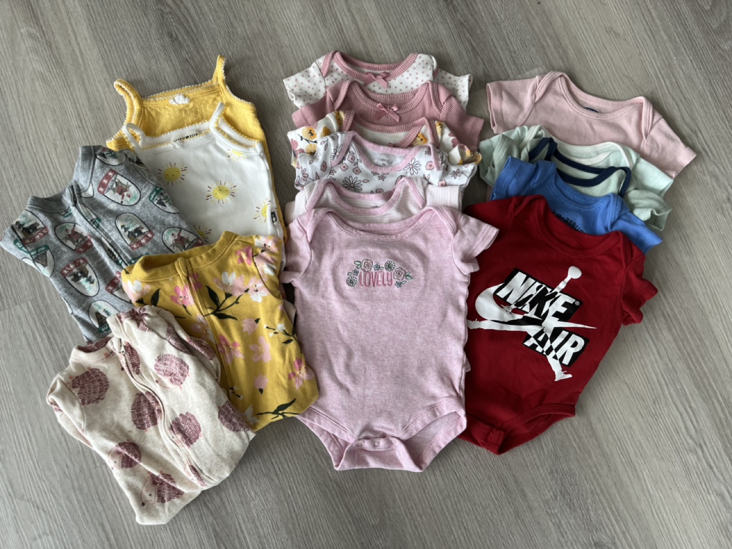 0-3 months clothing lot - 16 pieces thumbnail
