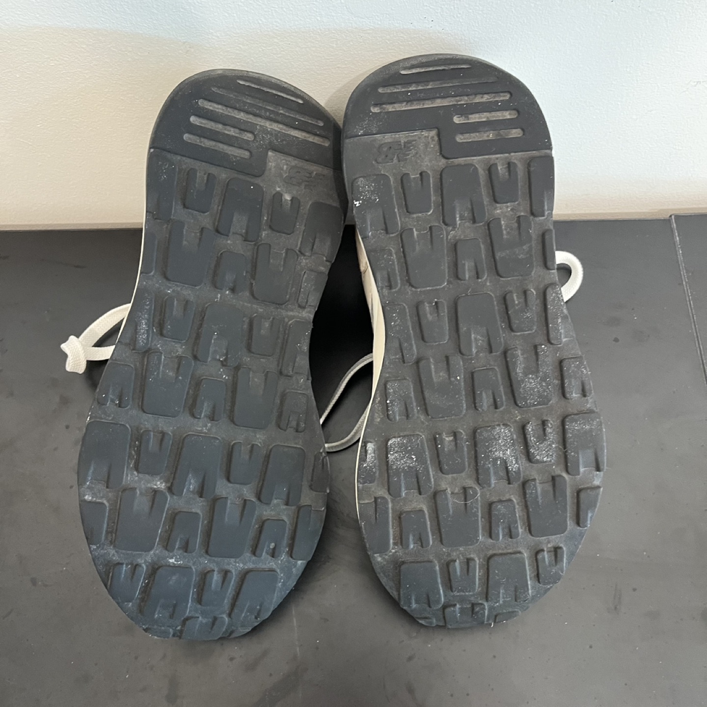 New Balance sneakers size 7 womens - photo 3