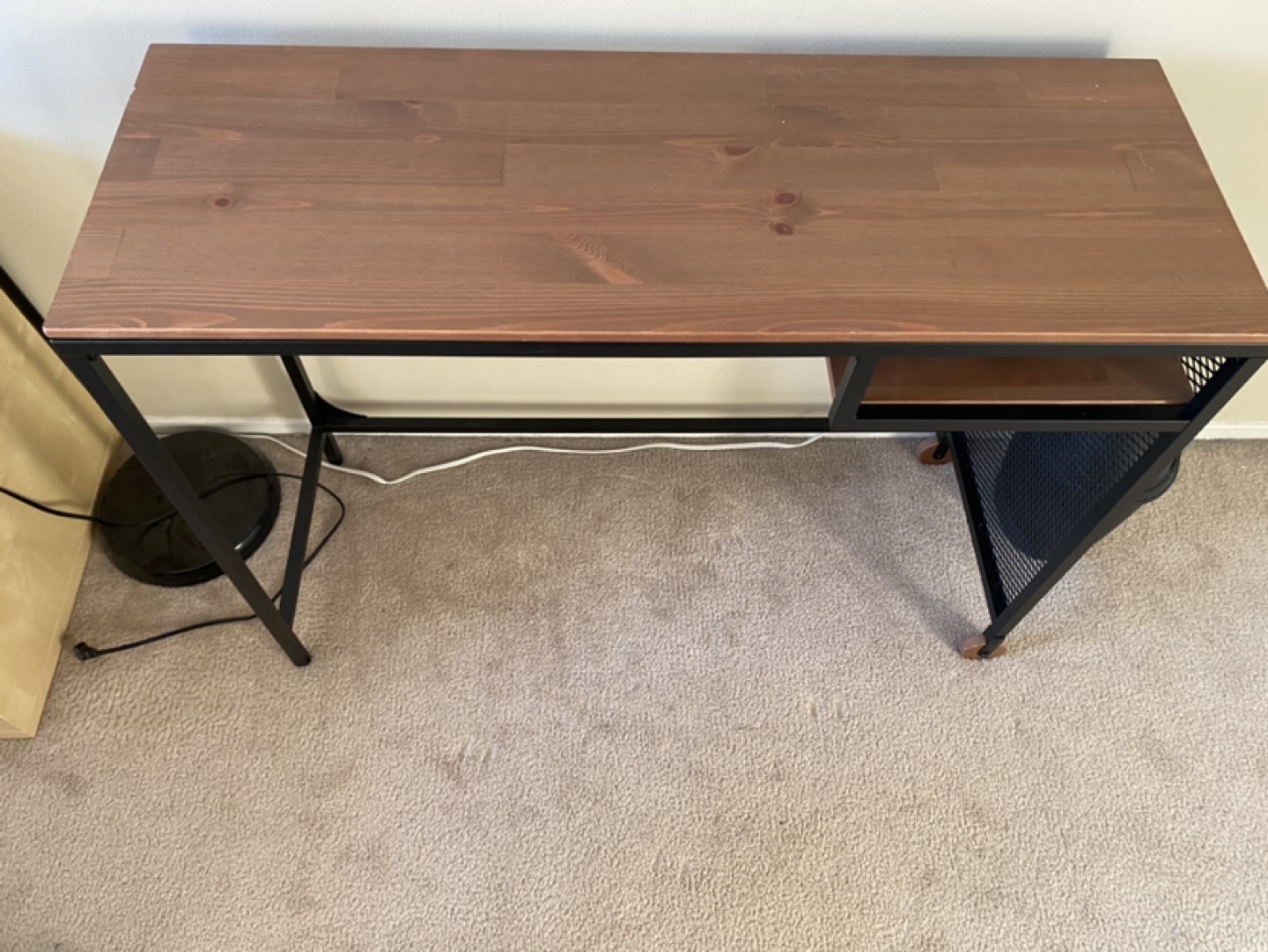 Compact desk with casters image indicator(3)