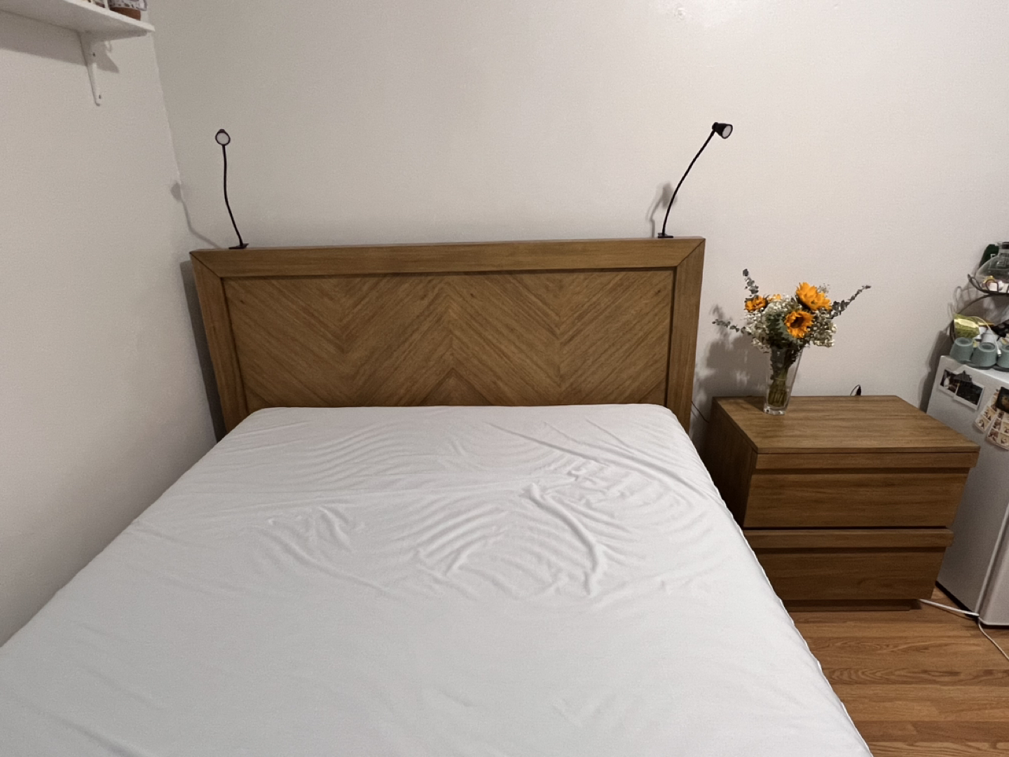 Queen bed frame - photo 4