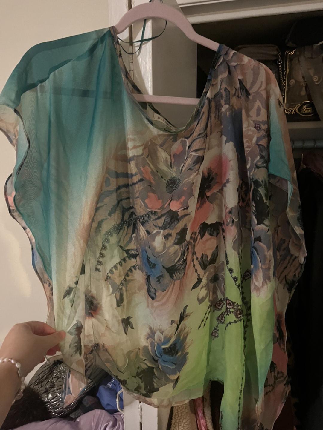 Floral blouse thumbnail