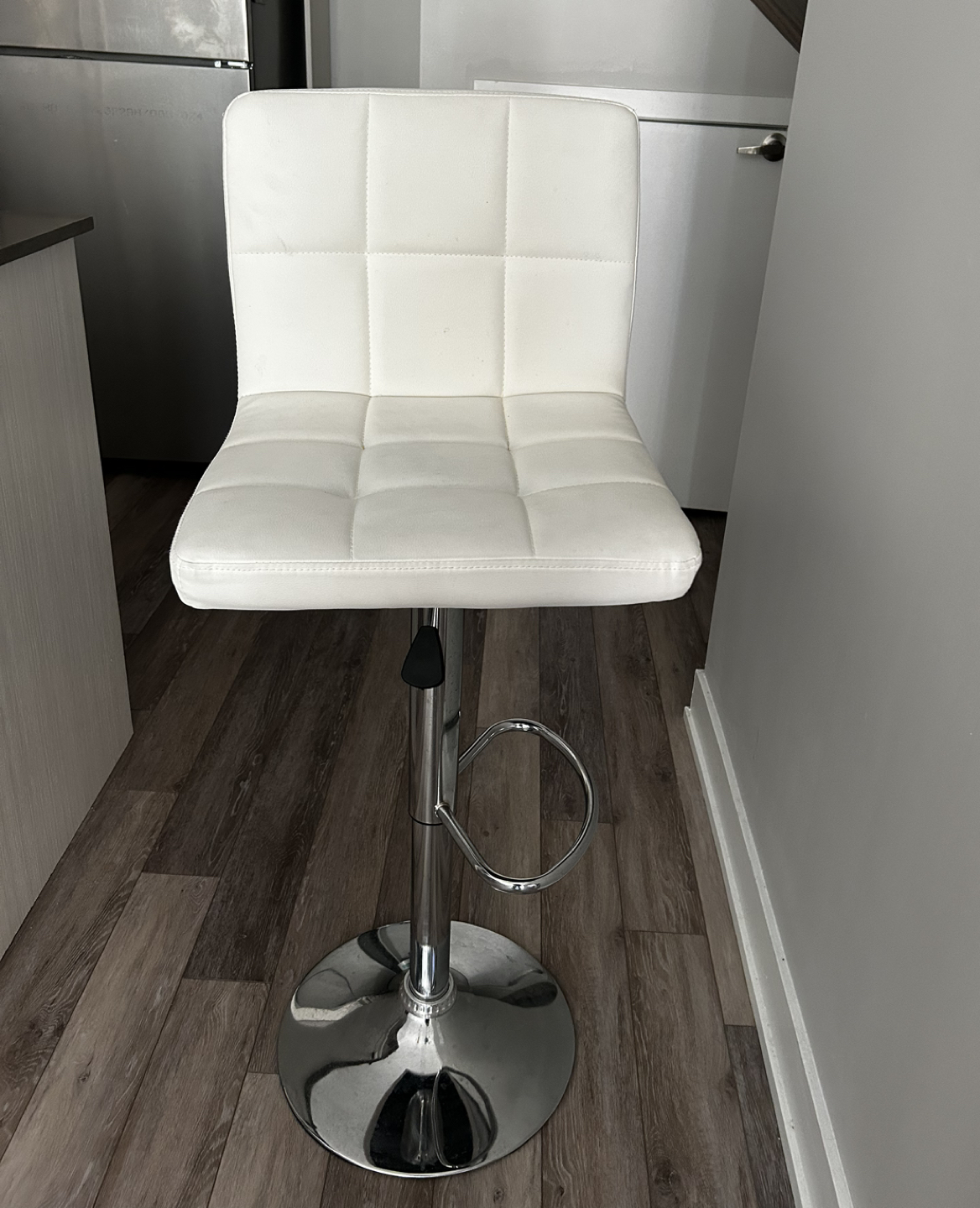 Bar stools-2 in quantity