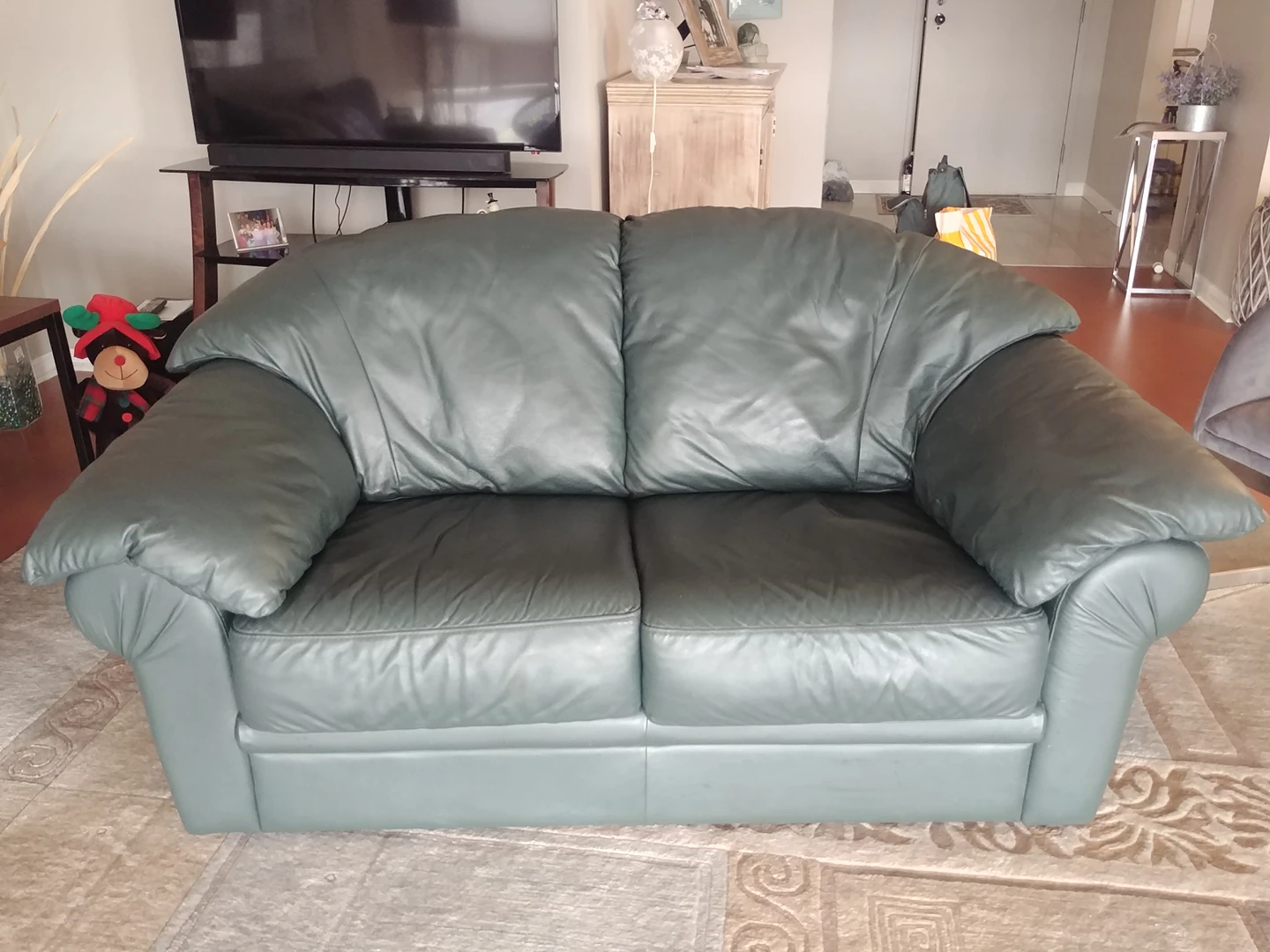 Beautiful Natuzzi 2 seater leather sofa thumbnail