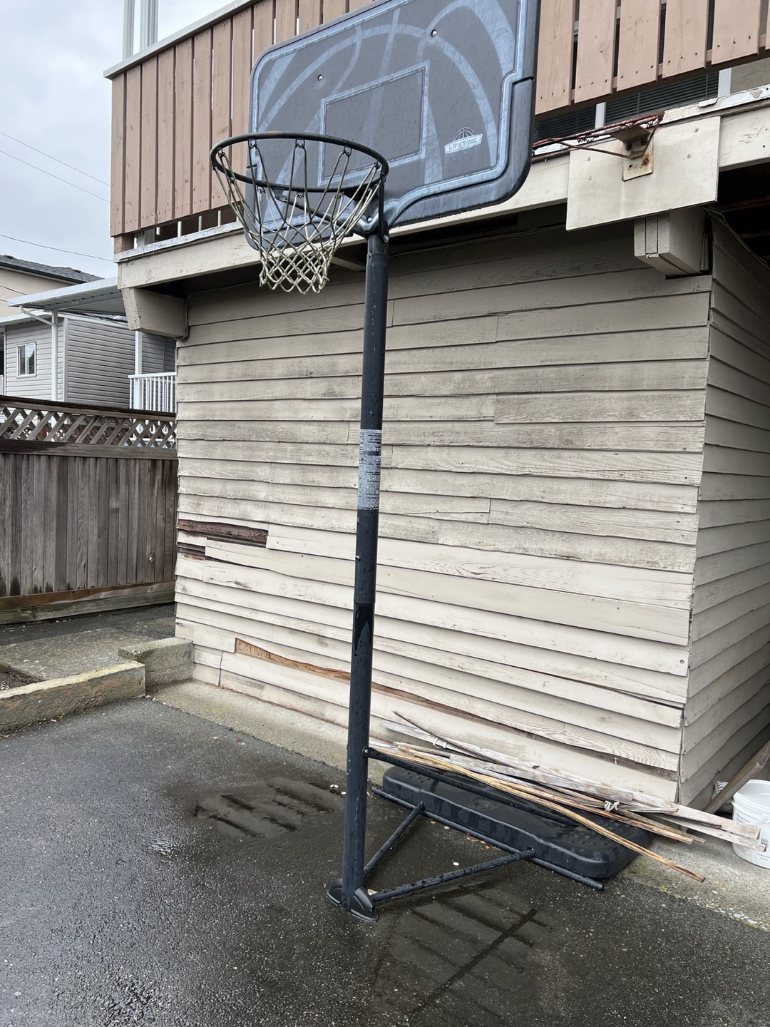 Basket ball hoop