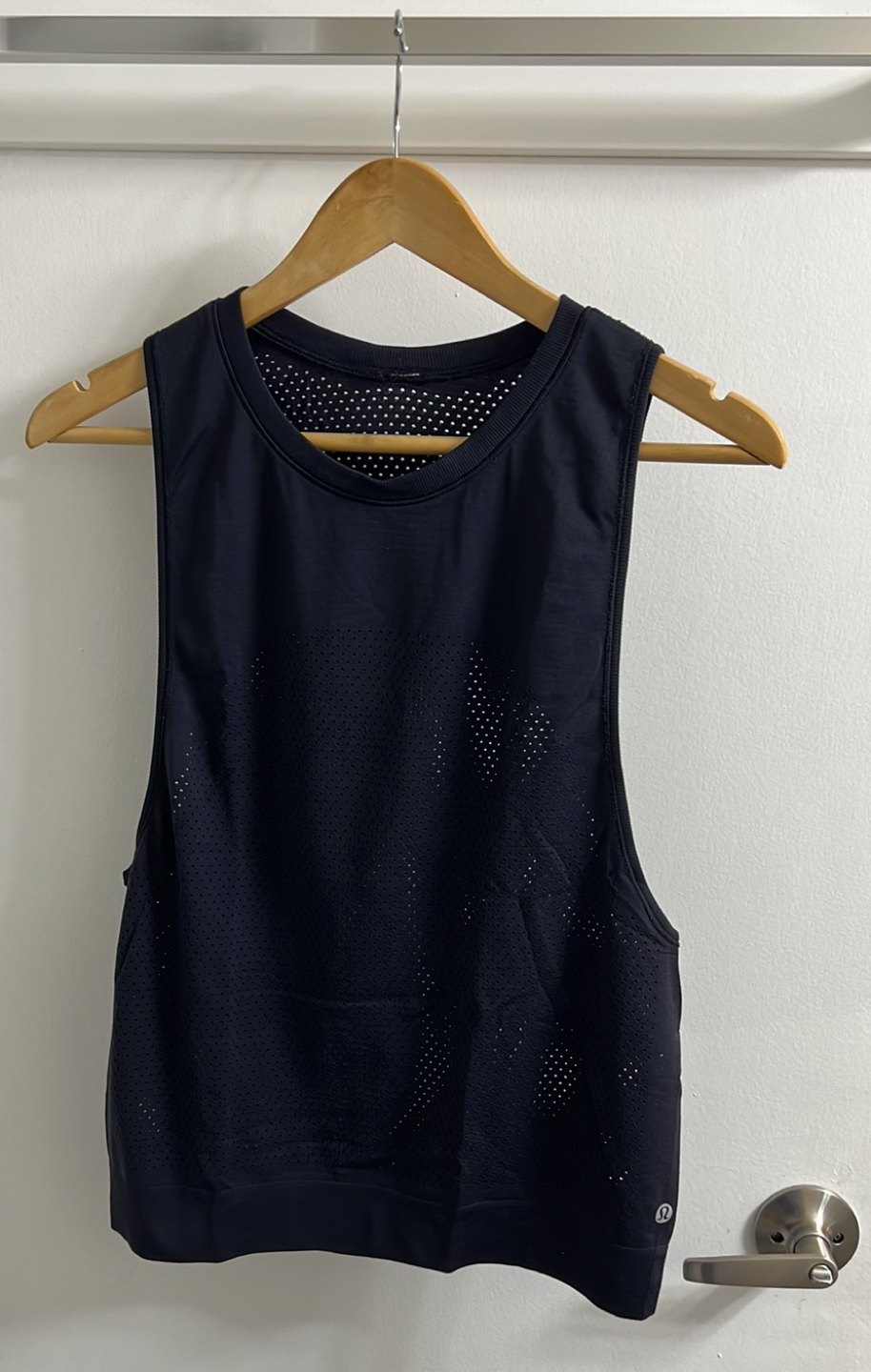 Lululemon women’s tank top size 6