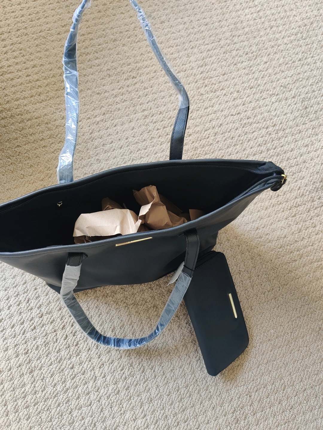 black shoulder bag with matching wallet image indicator(3)