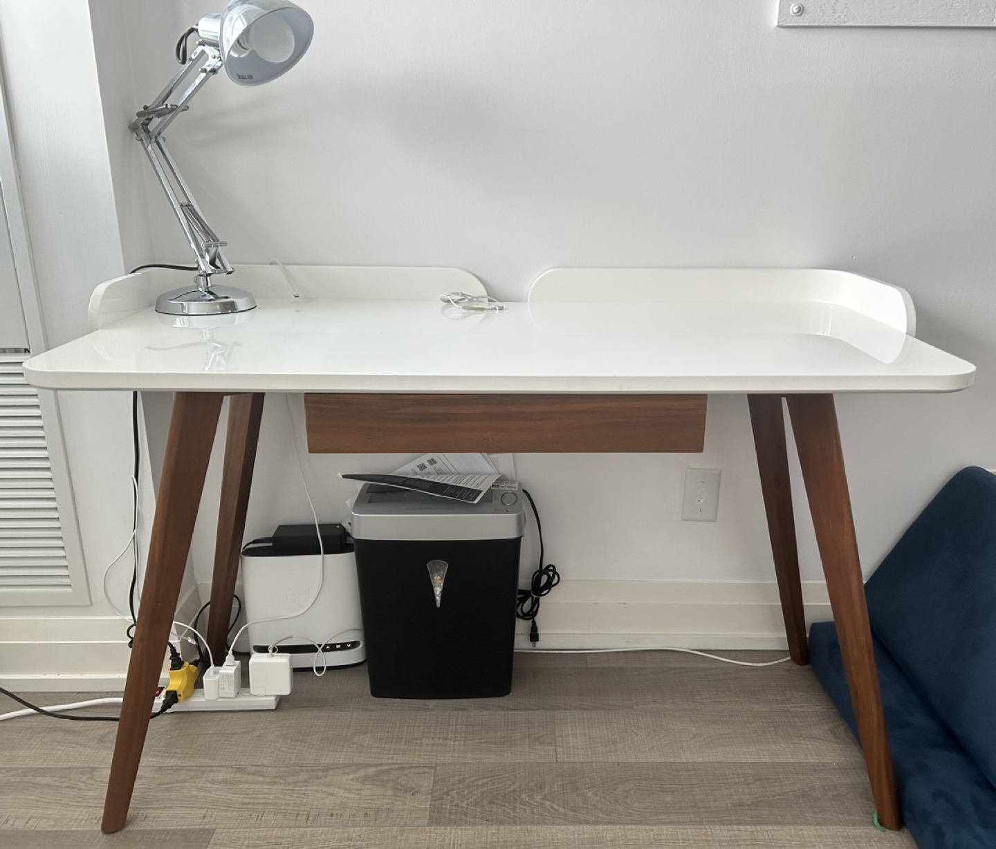 Study/Work desk with chair and lamp included - photo 2
