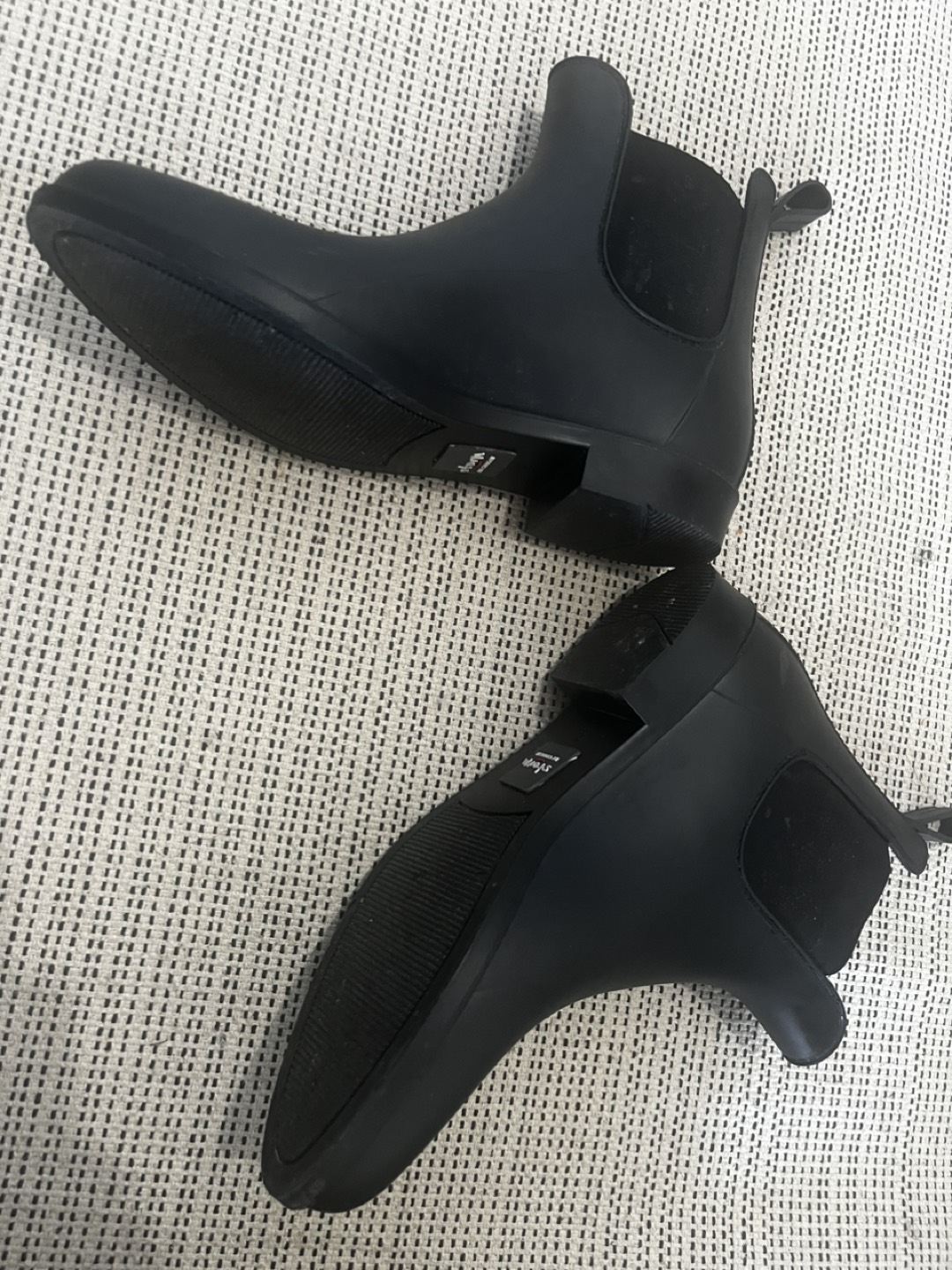 Women Rain boot thumbnail