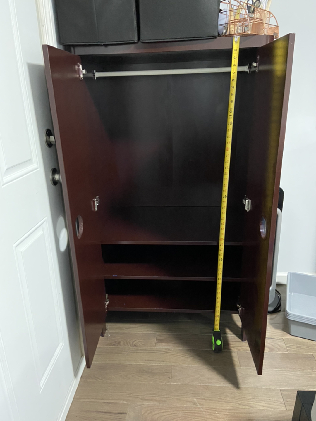 Wardrobe closet with shelves