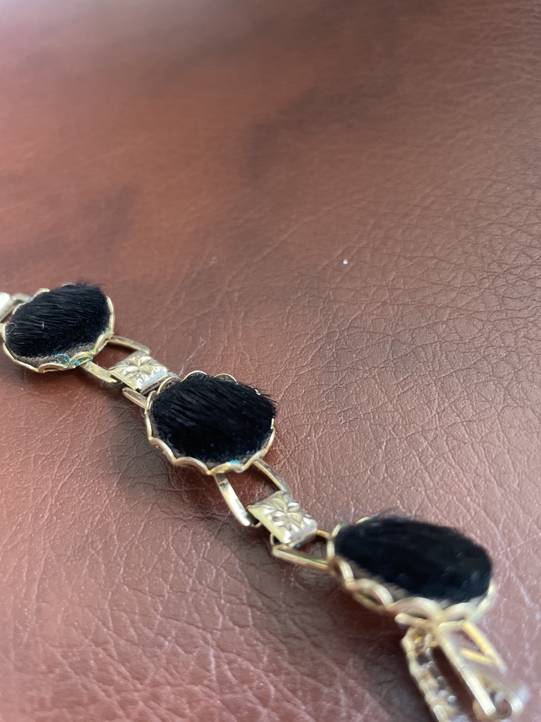 Unique - women’s bracelet and brooch with seal fur buttons image indicator(2)