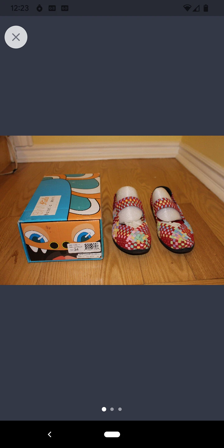 **BRAND NEW** SIZE 34M (US 2.5-3) BERNIE MEV girls sandal