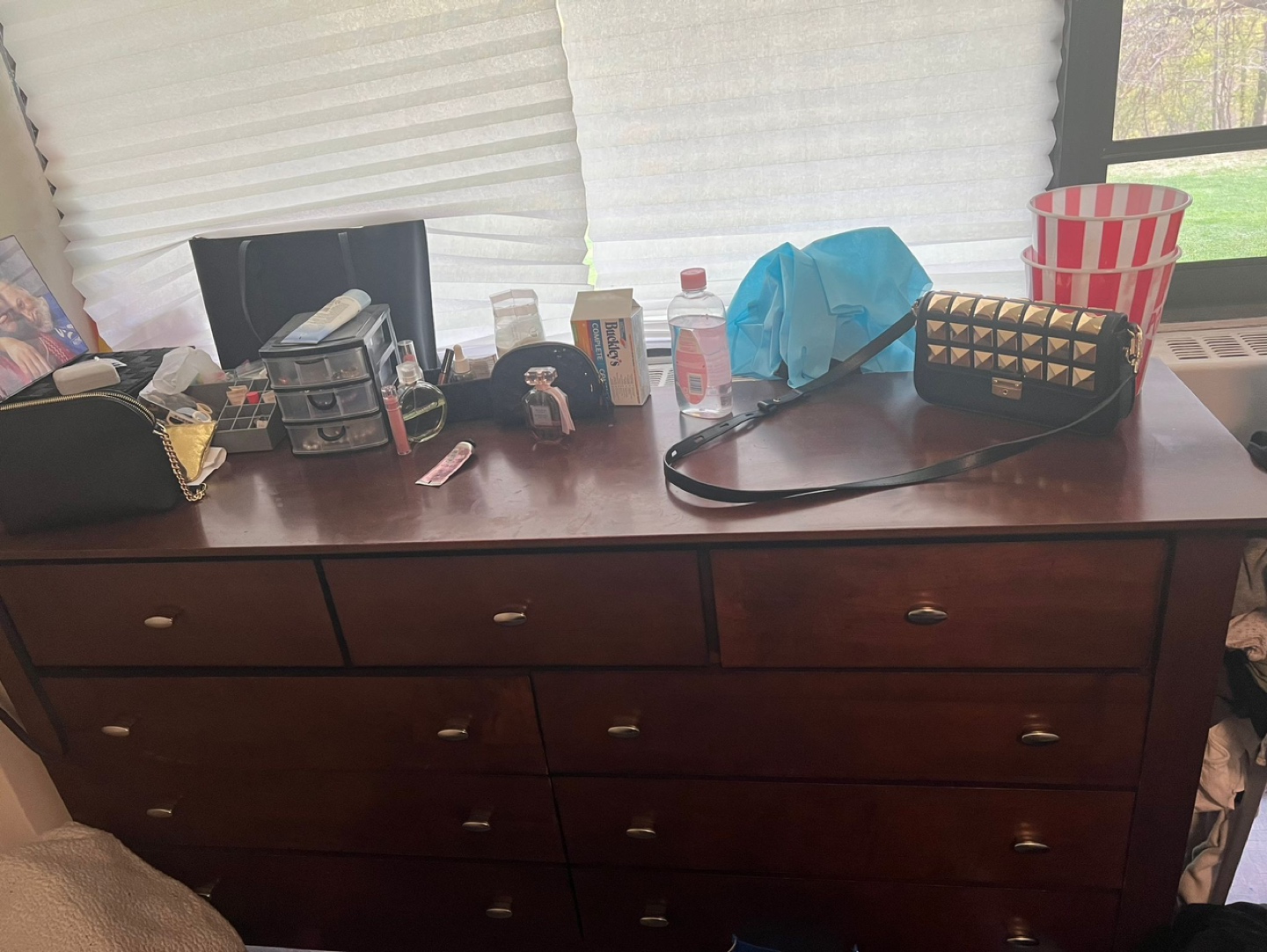 dresser - photo 3