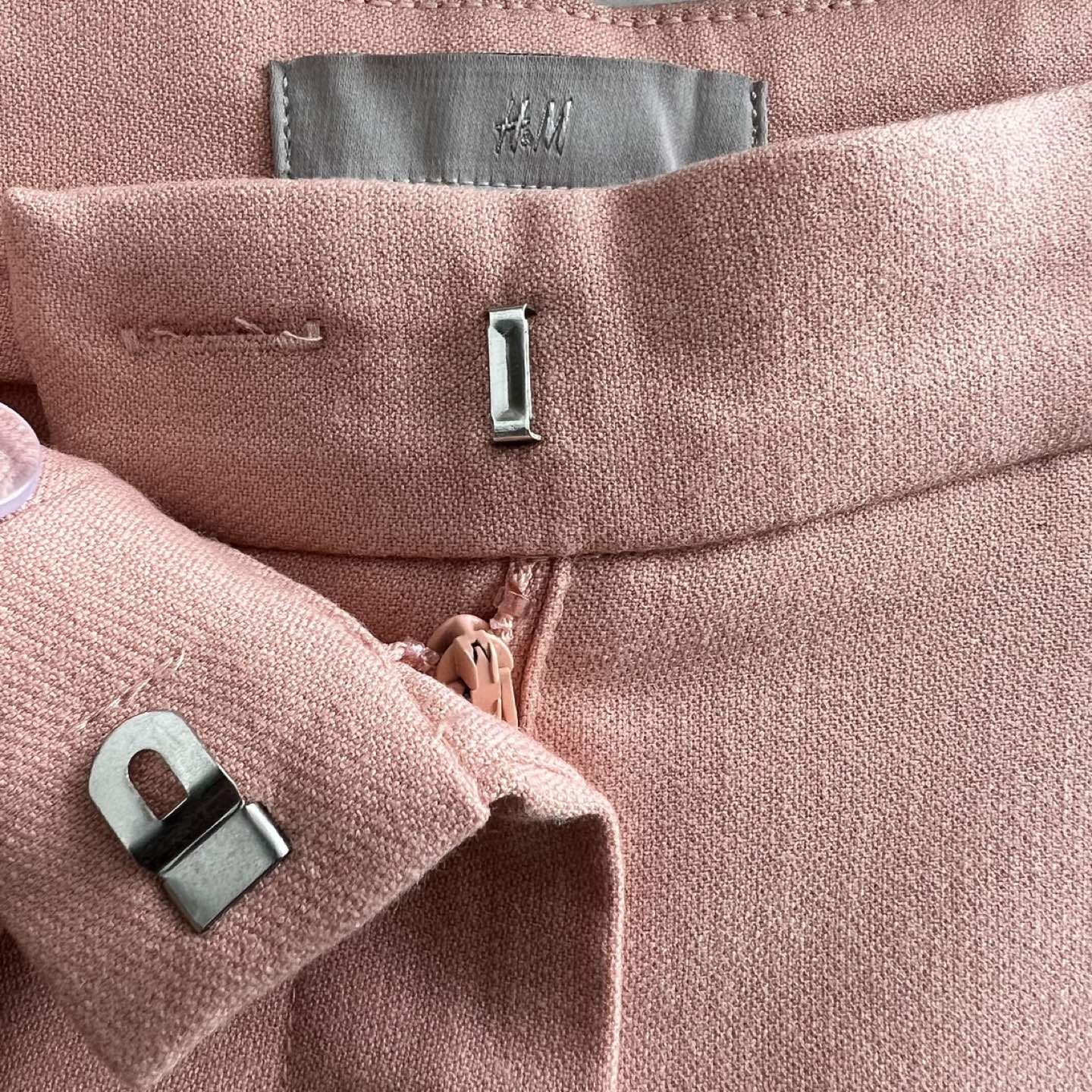 PEACH/ PINK PLEATED TROUSERS- NEVER WORN image indicator(4)