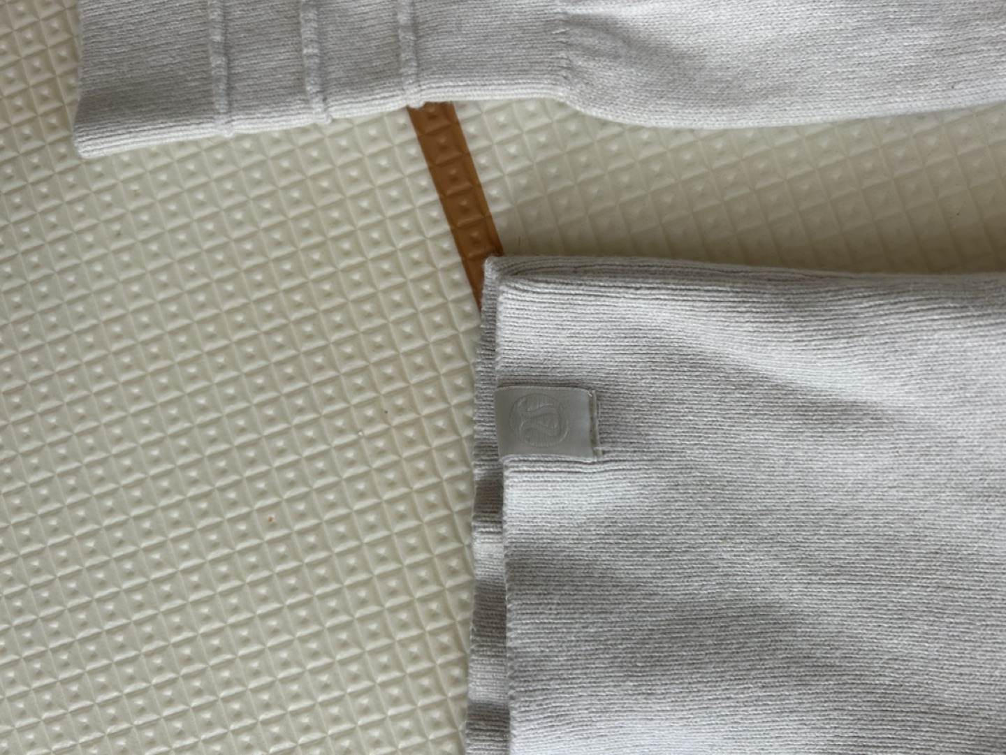 Lululemon Crossover ribbed waist sweater image indicator(5)