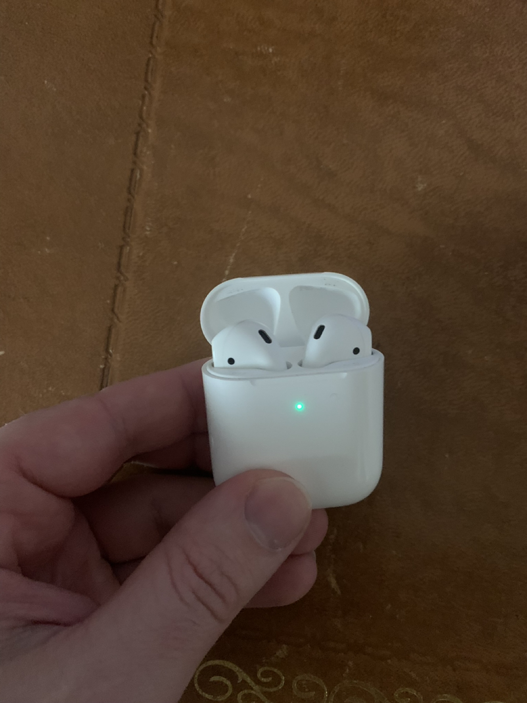 2nd gen apple AirPods (w/wireless portable charger) - photo 3